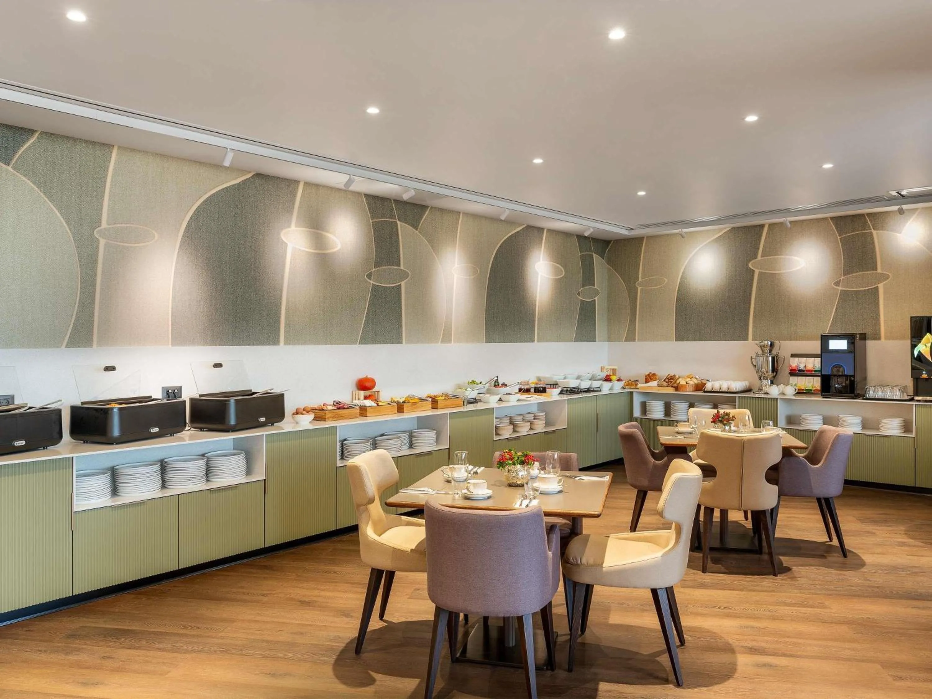 Restaurant/places to eat in Mercure Sofia City