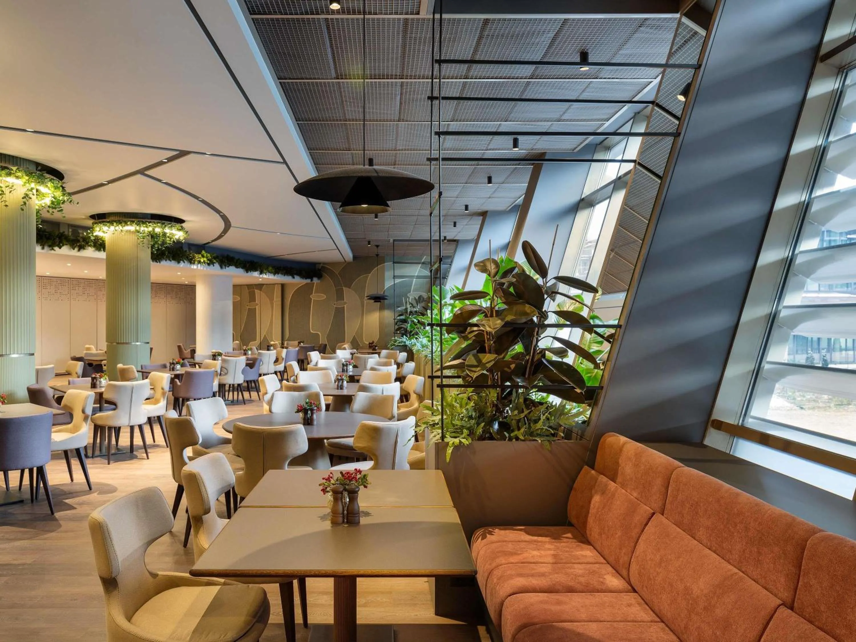 Restaurant/places to eat in Mercure Sofia City