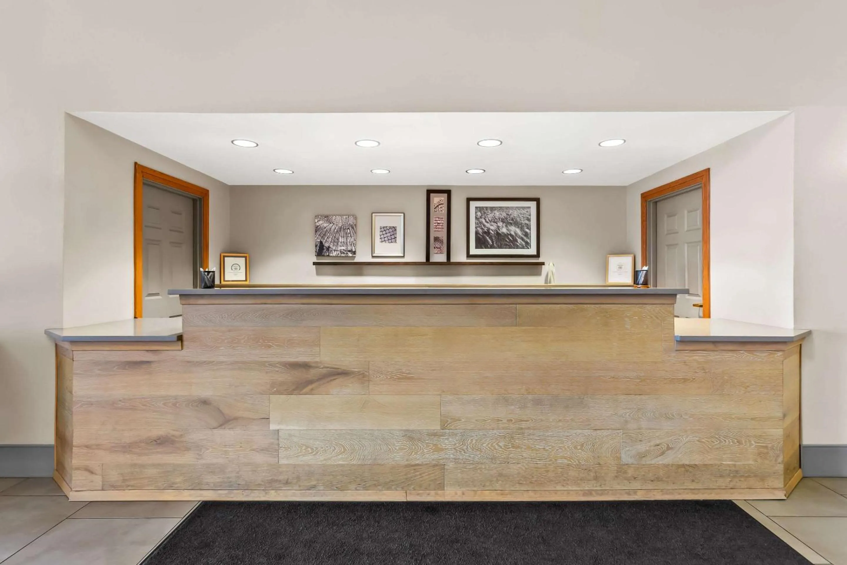 Lobby or reception in Country Inn & Suites by Radisson, Portage, IN