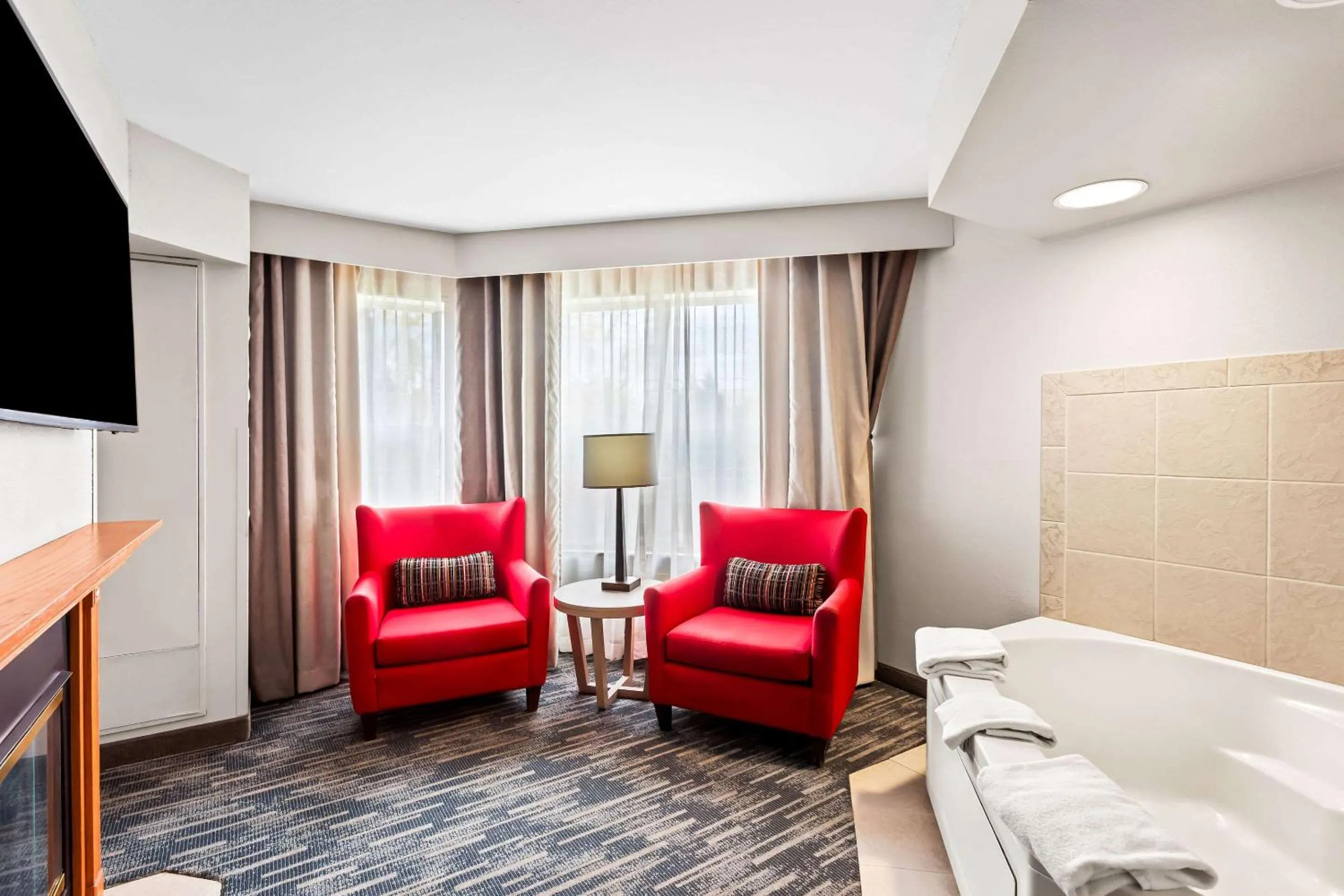 Bedroom in Country Inn & Suites by Radisson, Portage, IN