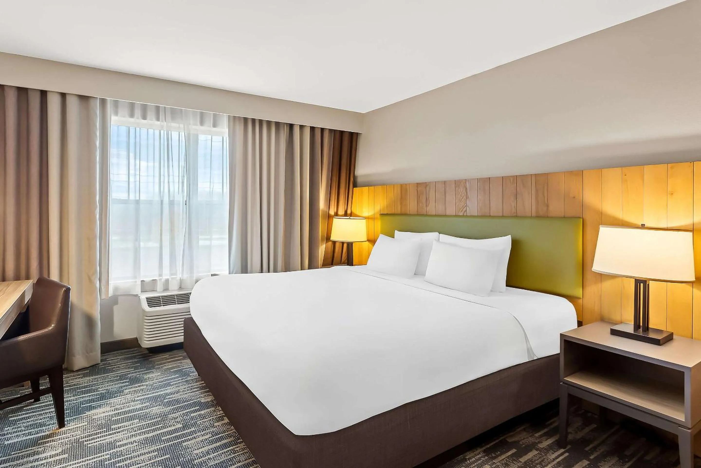 Bedroom, Bed in Country Inn & Suites by Radisson, Portage, IN