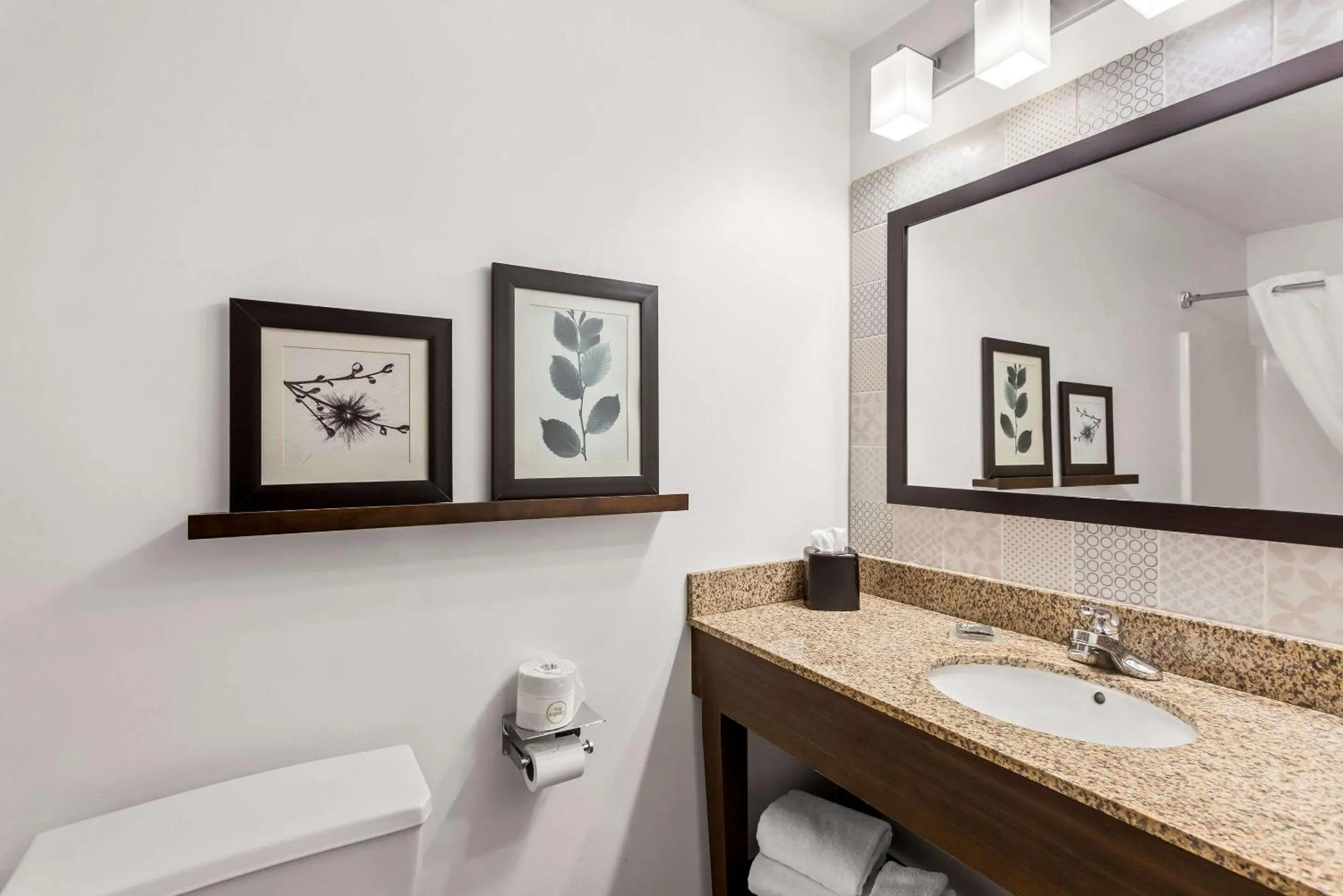 Bedroom in Country Inn & Suites by Radisson, Portage, IN