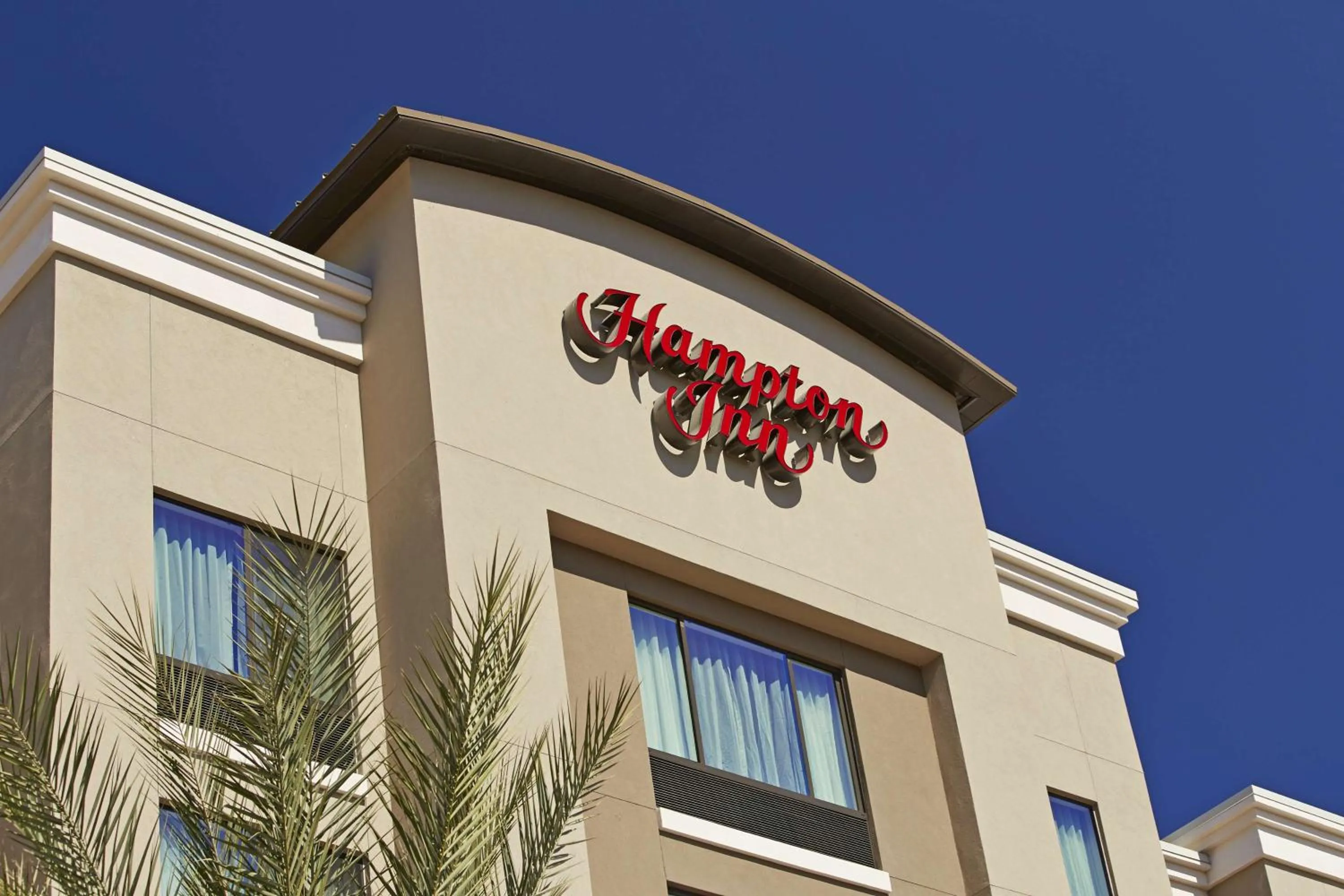 Property building in Hampton Inn San Diego Mission Valley