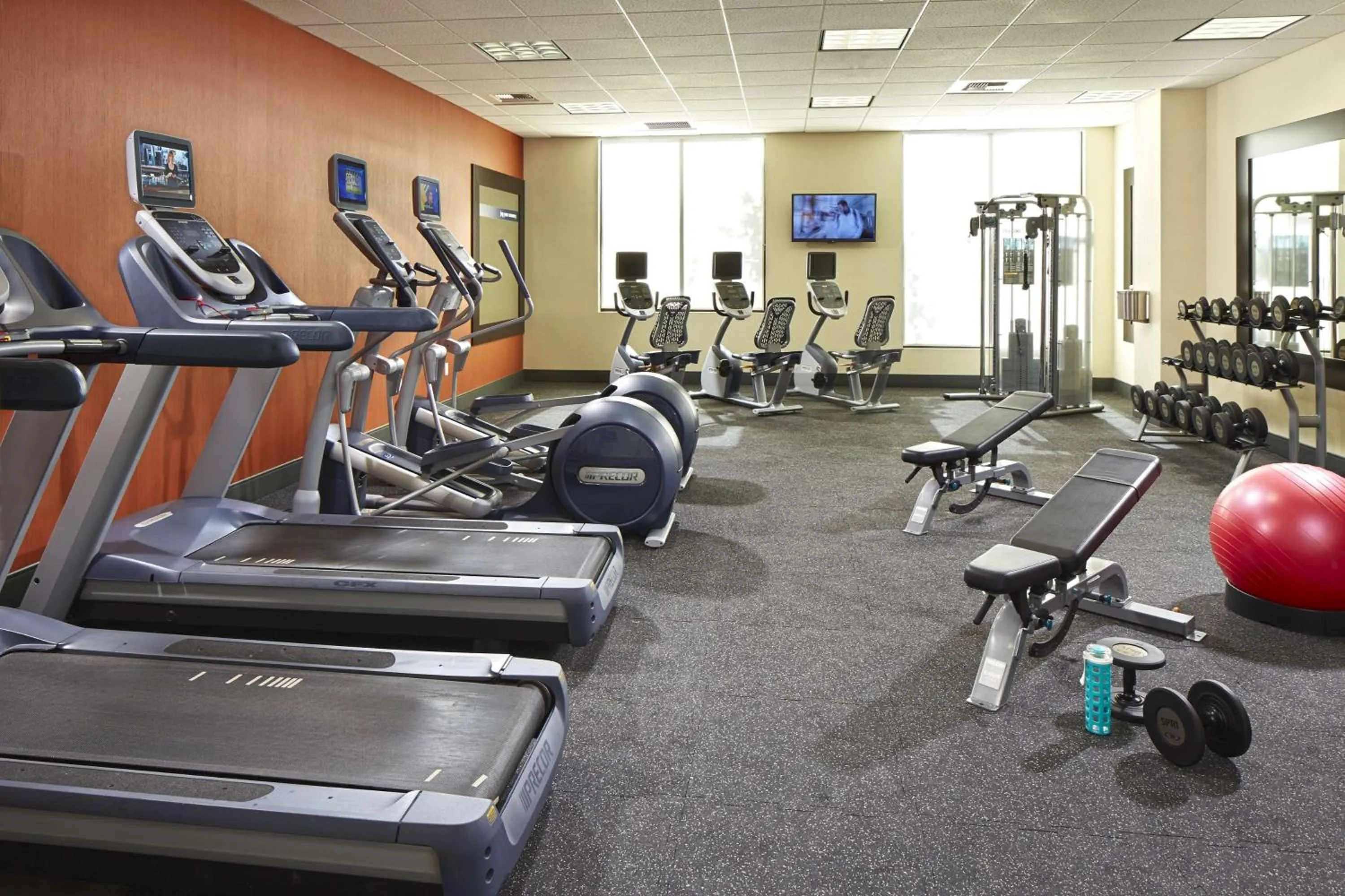 Fitness centre/facilities in Hampton Inn San Diego Mission Valley