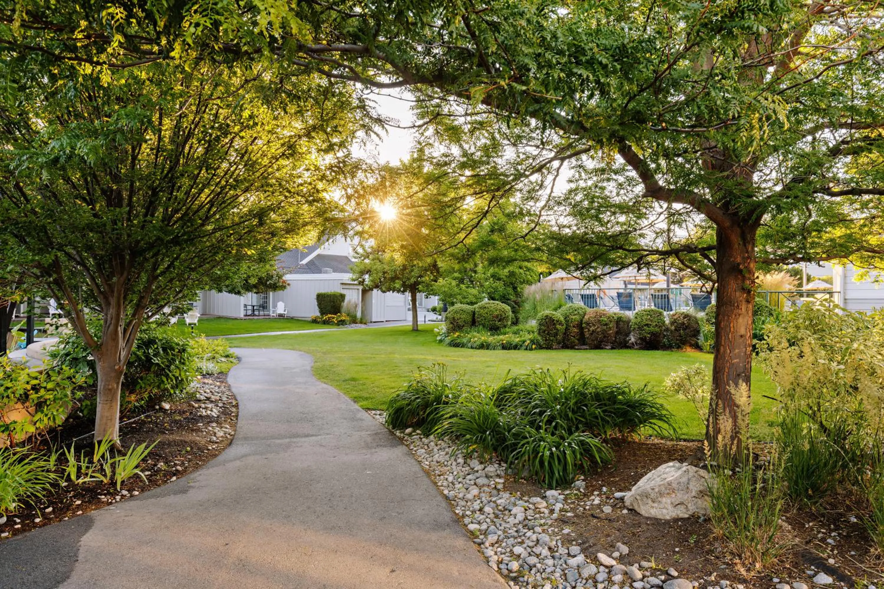 Spring in Balcomo, a Ramada by Wyndham