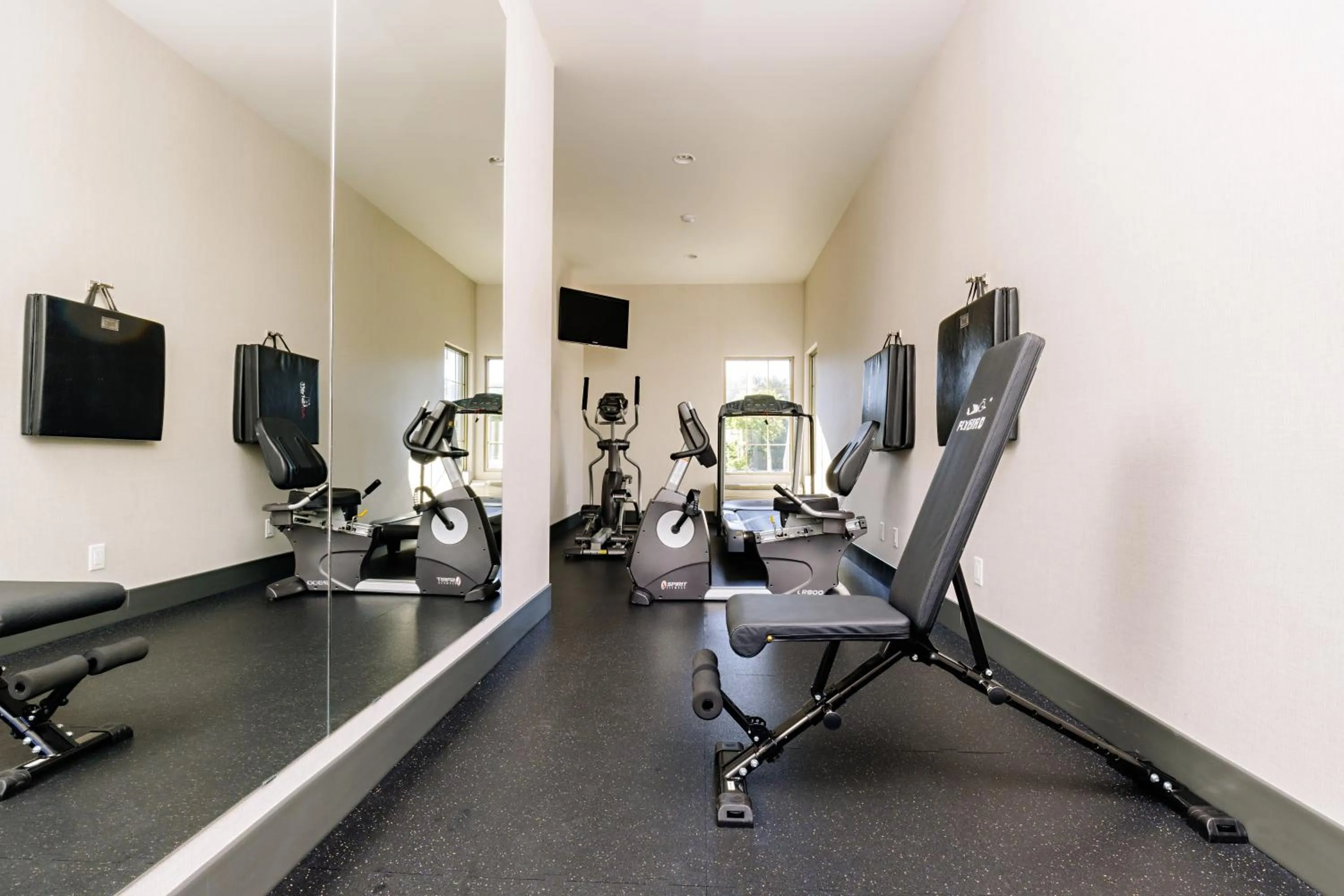 Fitness centre/facilities in Balcomo, a Ramada by Wyndham
