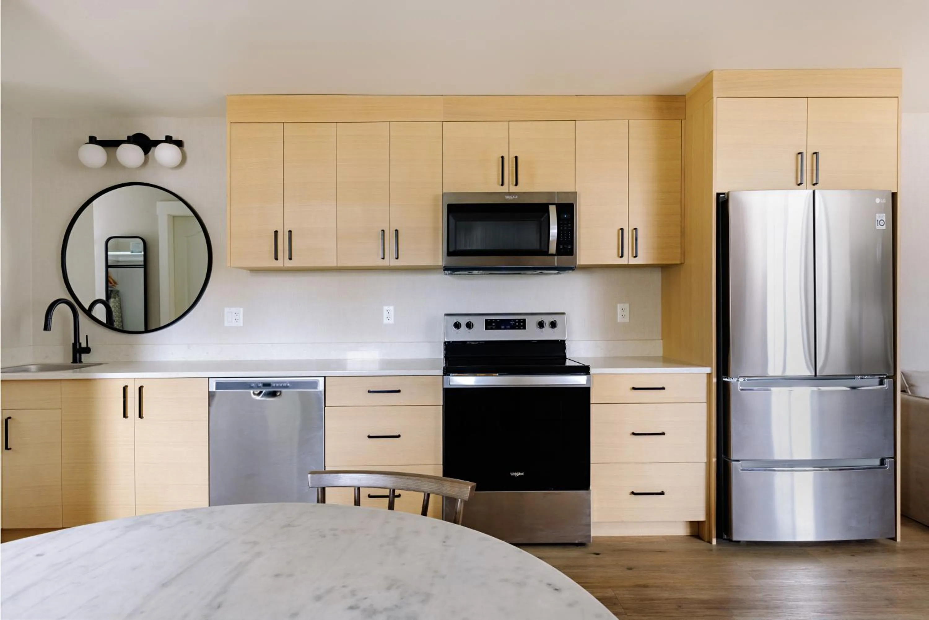 Kitchen or kitchenette in Balcomo, a Ramada by Wyndham