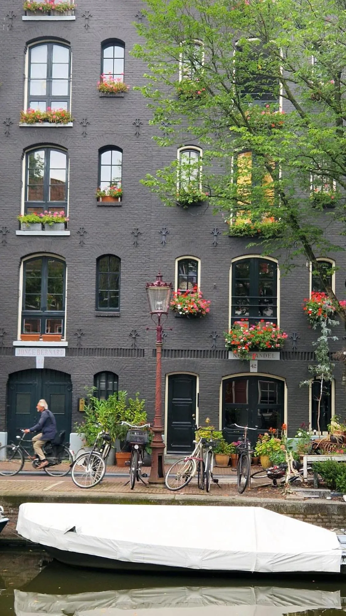 Neighbourhood in Canal House The Tannery Amsterdam