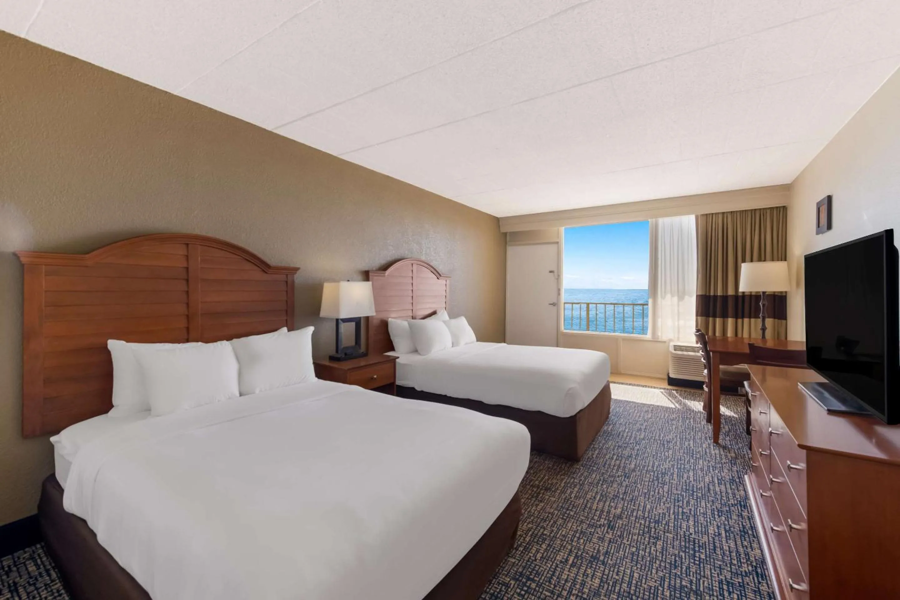 Bedroom, Bed in Comfort Inn South Oceanfront