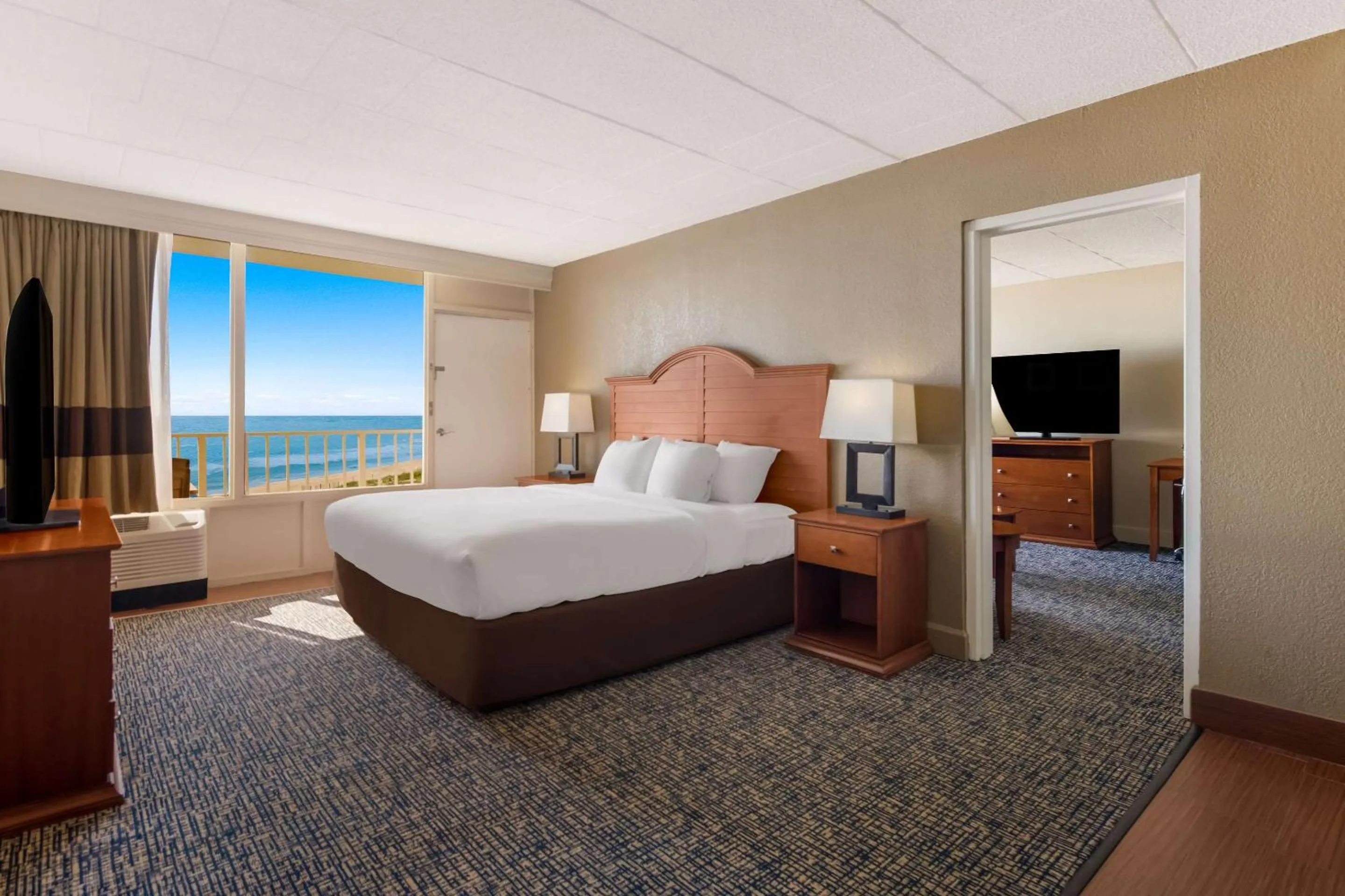 Bedroom, Bed in Comfort Inn South Oceanfront
