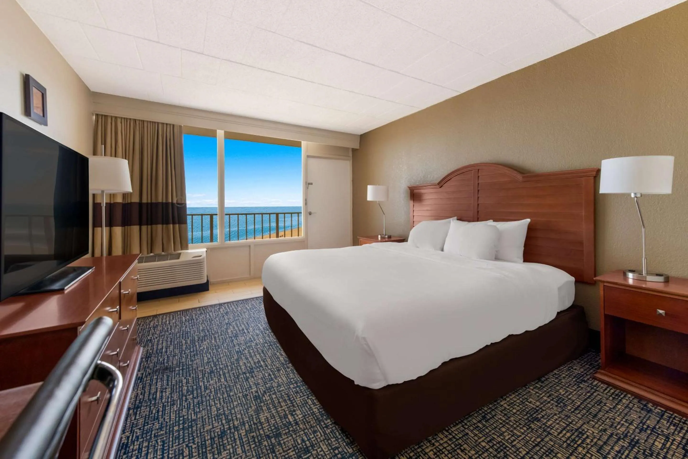 Bedroom, Bed in Comfort Inn South Oceanfront