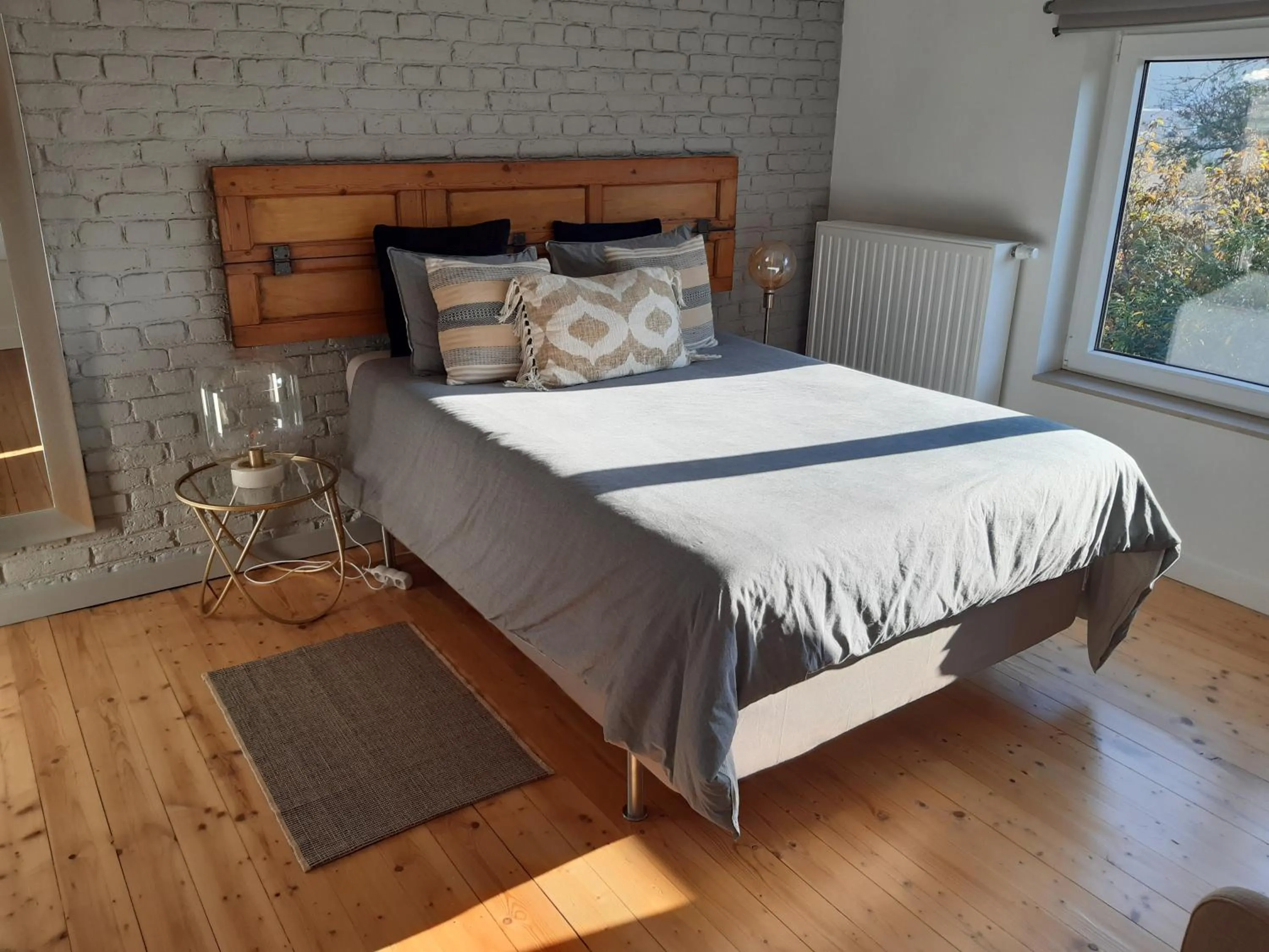 Bed in Office des bons enfants