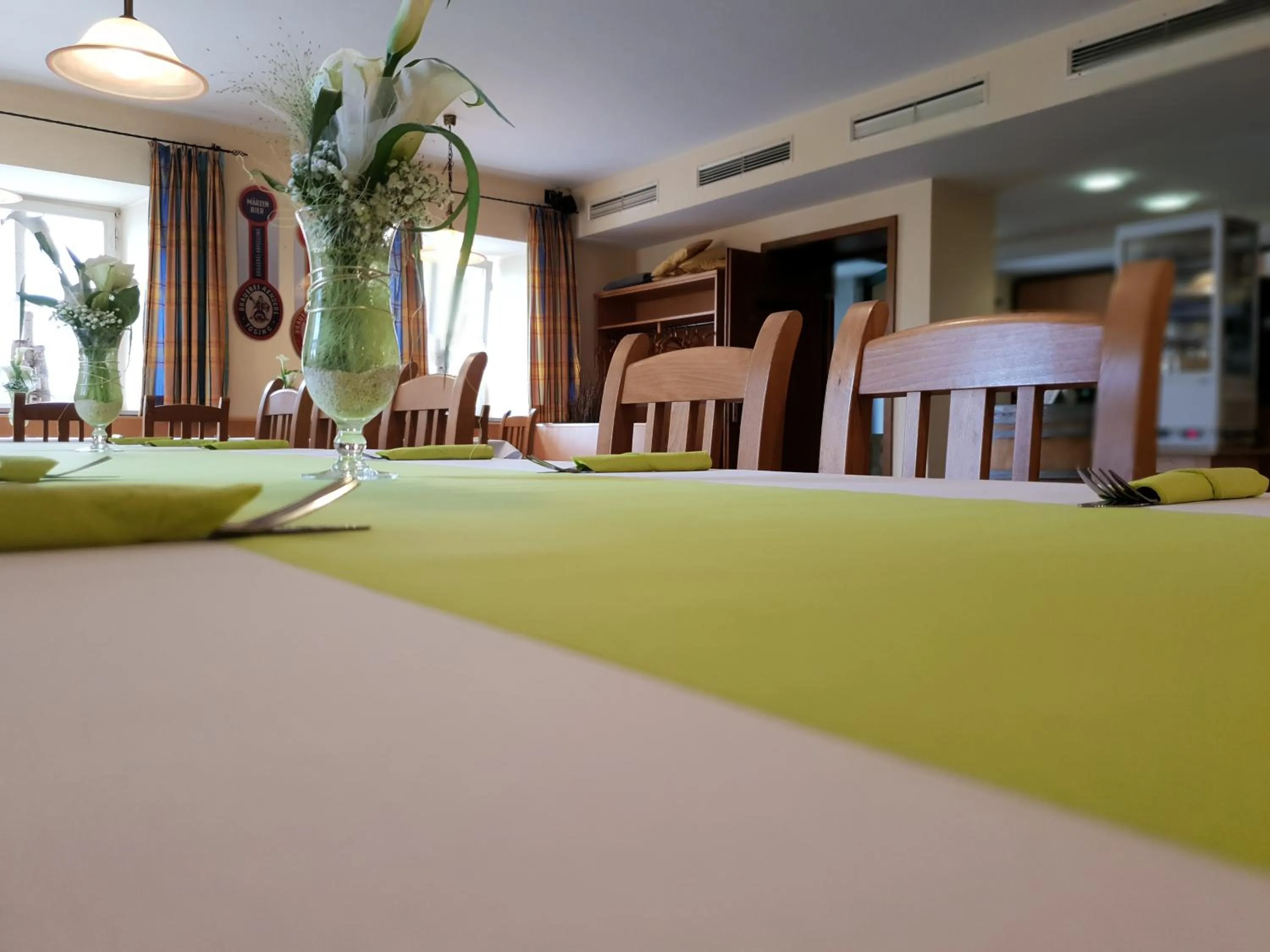 Restaurant/places to eat in Gasthaus zum Schloßwirt