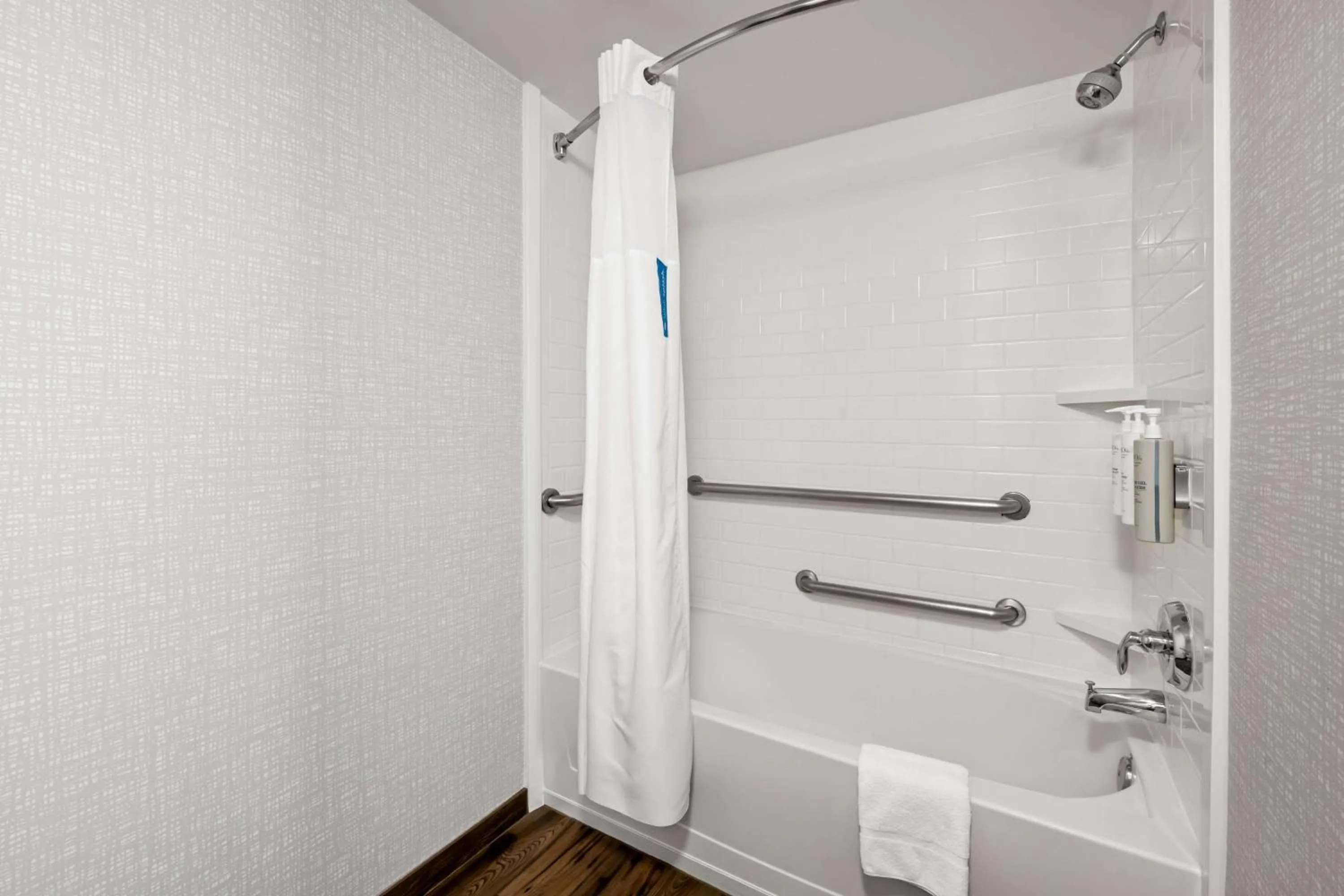 Bathroom in Hampton Inn & Suites Wilson I-95