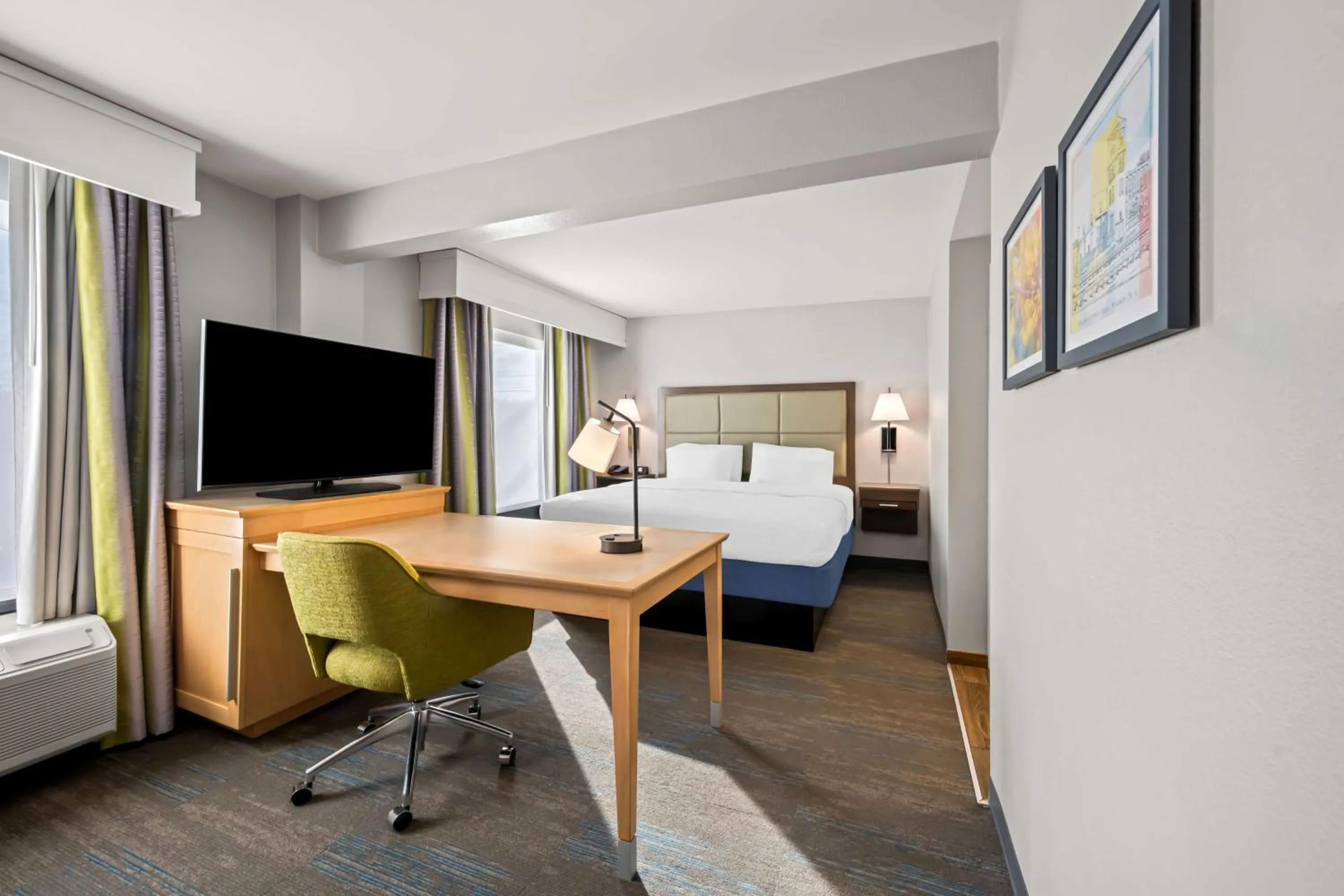 Bedroom, Bed in Hampton Inn & Suites Wilson I-95