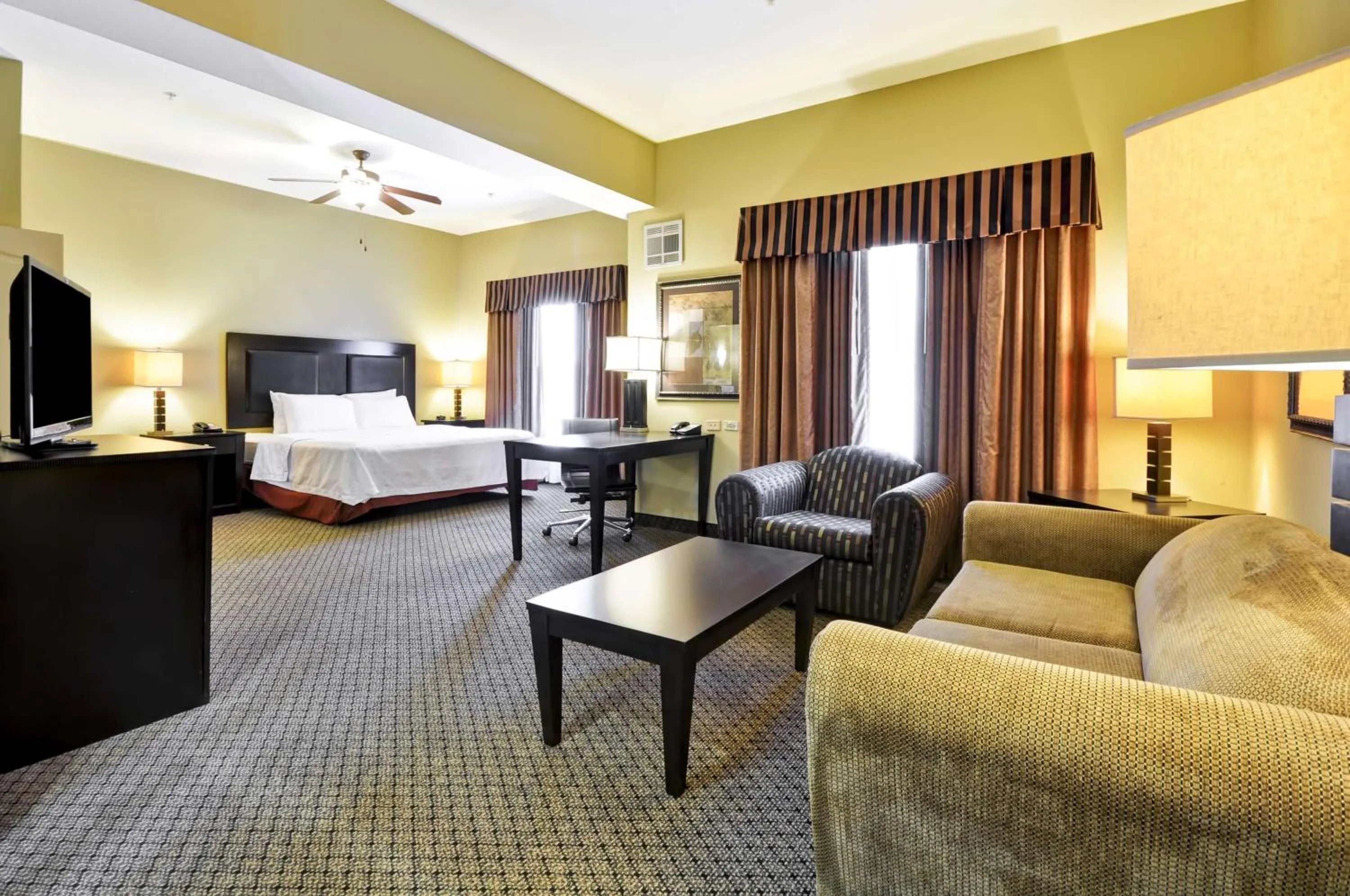 Bed in Homewood Suites by Hilton Tulsa-South