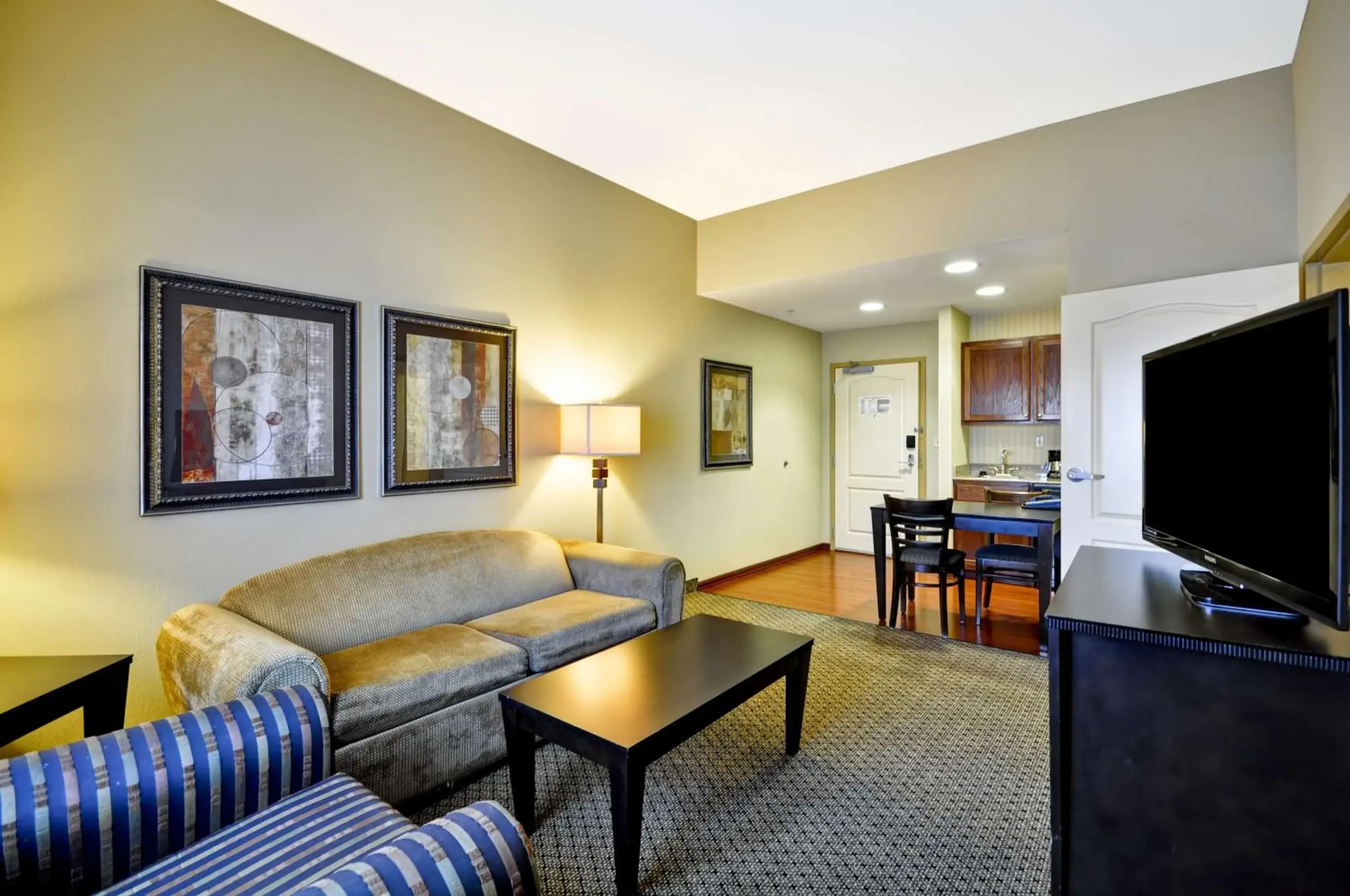 One-Bedroom King Suite - Non-Smoking in Homewood Suites by Hilton Tulsa-South One-Bedroom King Suite - Non-Smoking in Homewood Suites by Hilton Tulsa-South