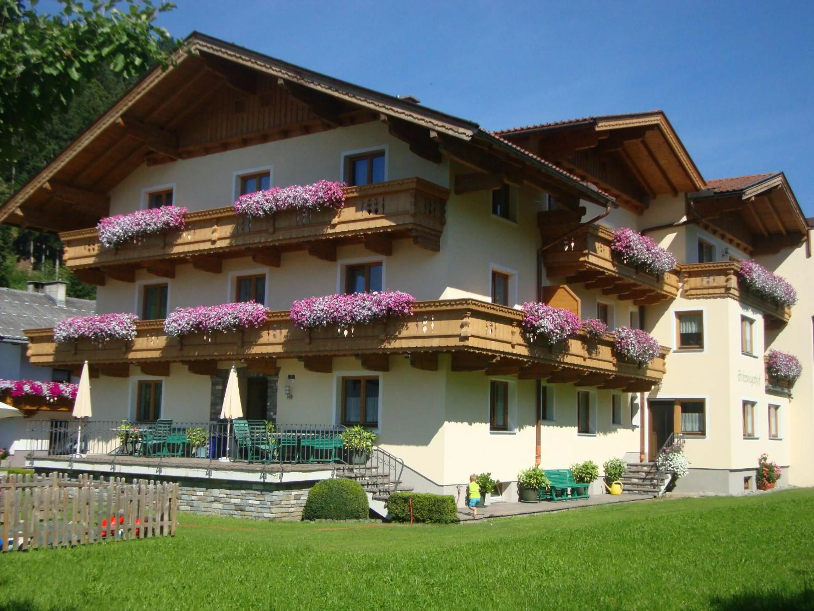 Property building in Gästehaus Schwoagerhof