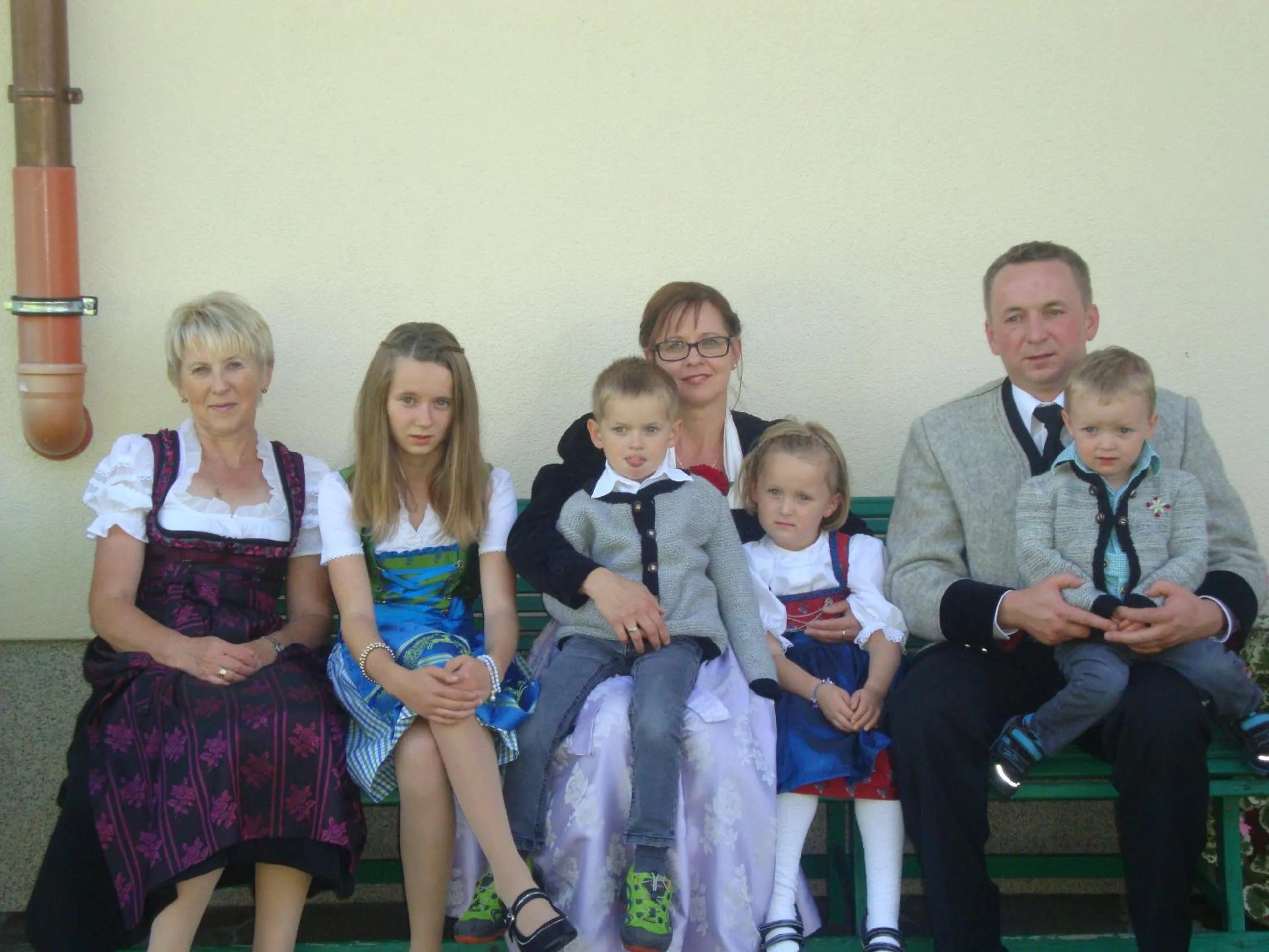 group of guests in Gästehaus Schwoagerhof