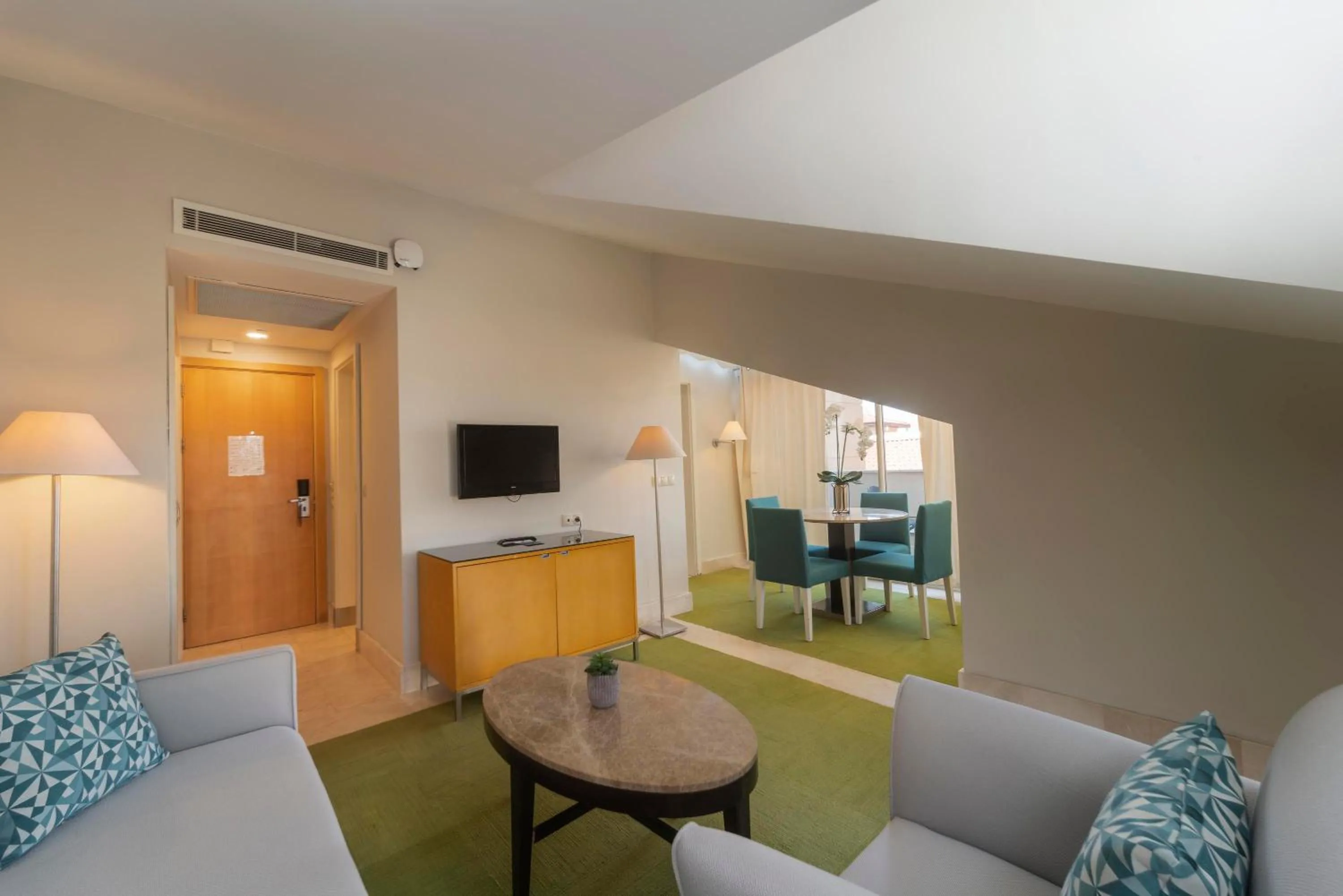 TV and multimedia in Xanthe Resort & SPA