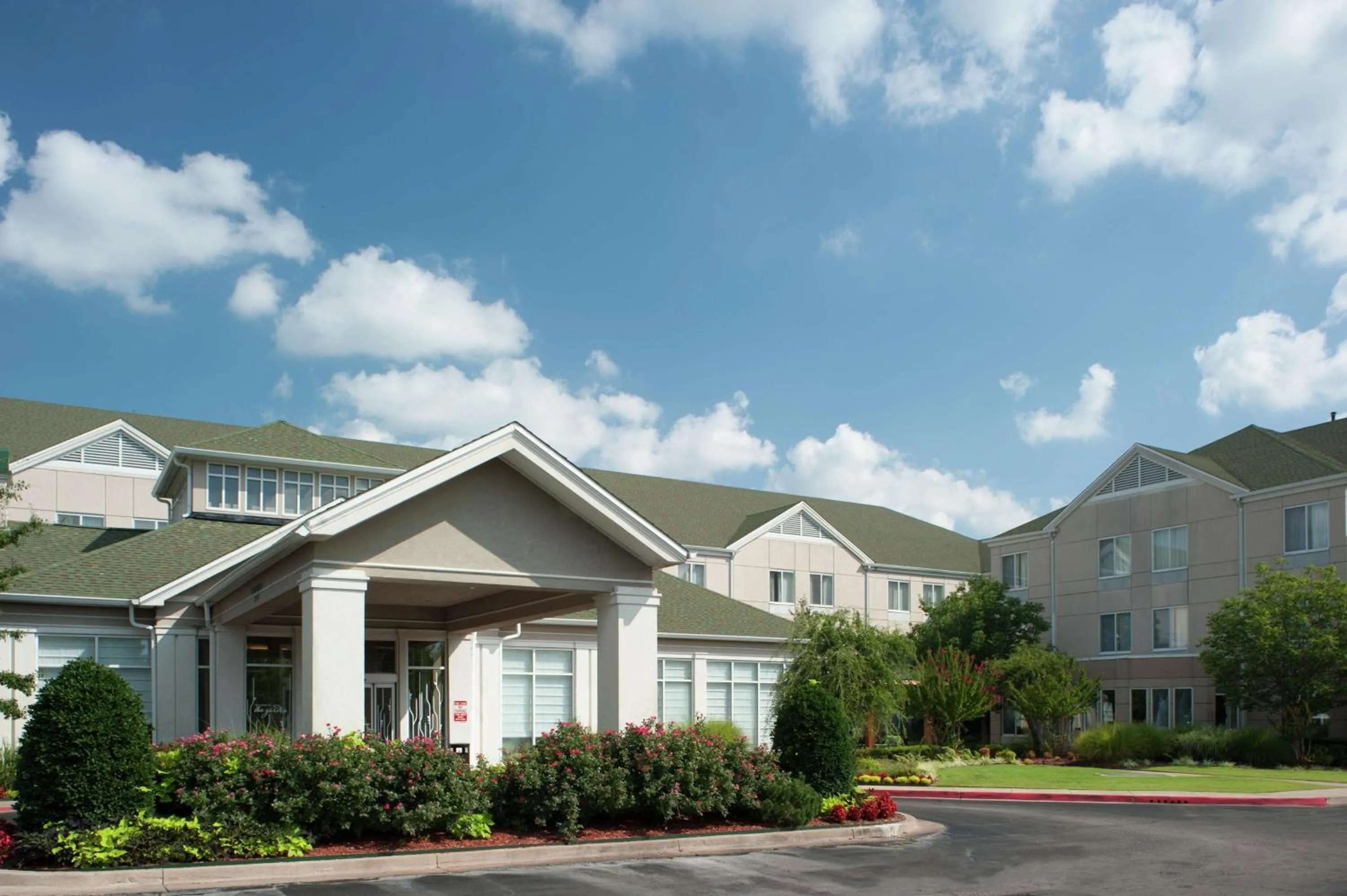 Property building in Hilton Garden Inn Tulsa Airport