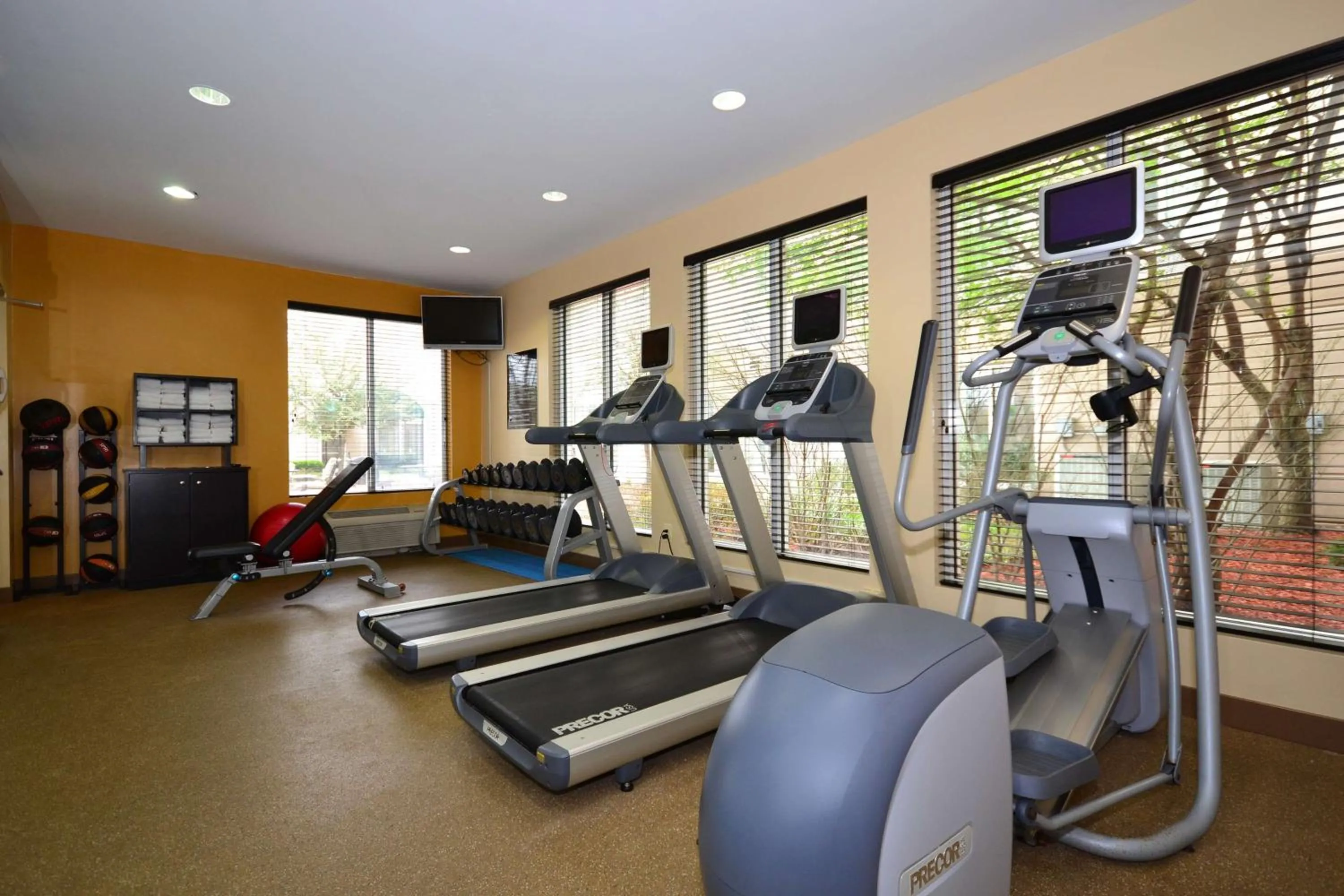 Fitness centre/facilities in Hilton Garden Inn Tulsa Airport