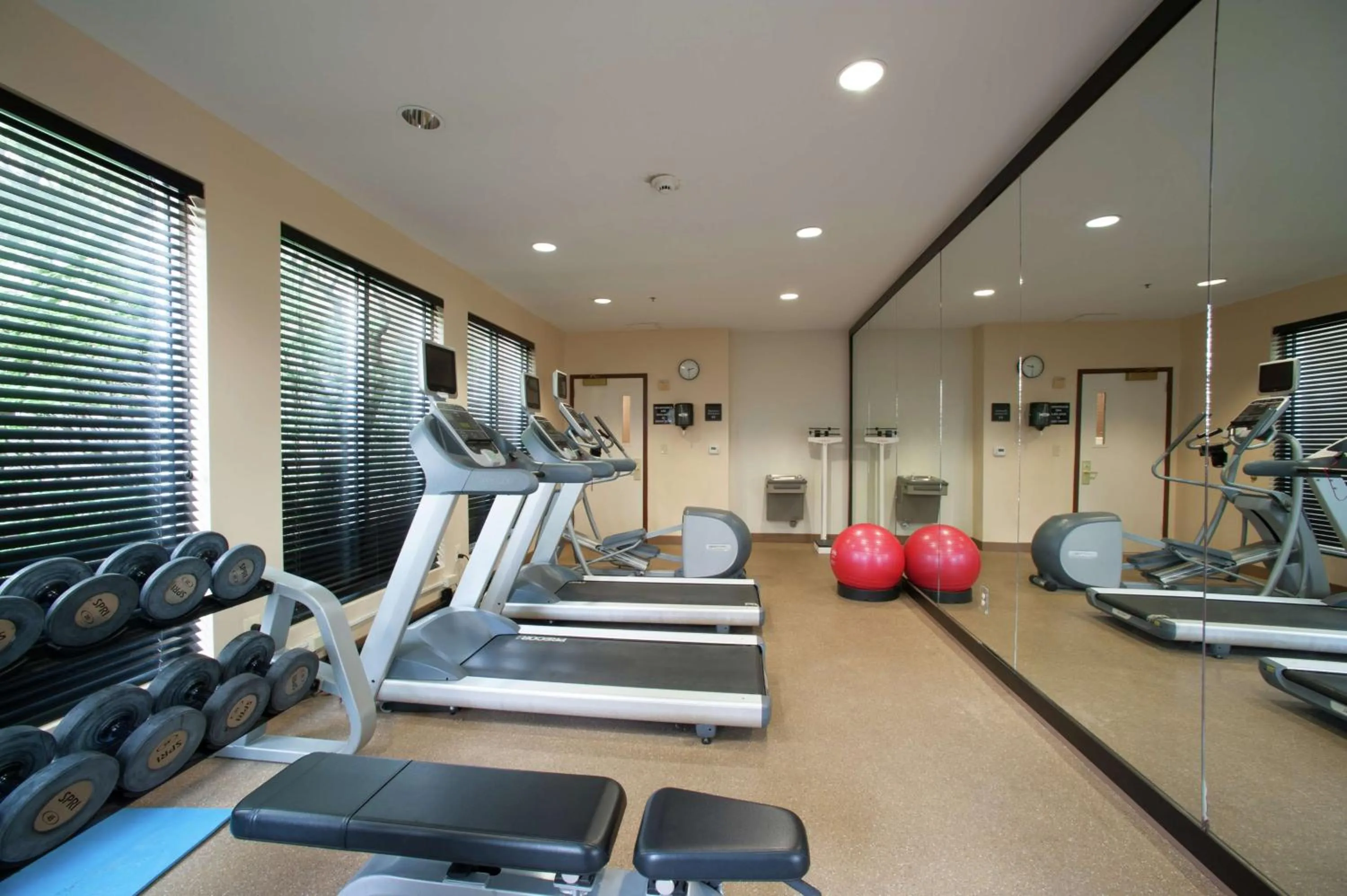 Fitness centre/facilities in Hilton Garden Inn Tulsa Airport