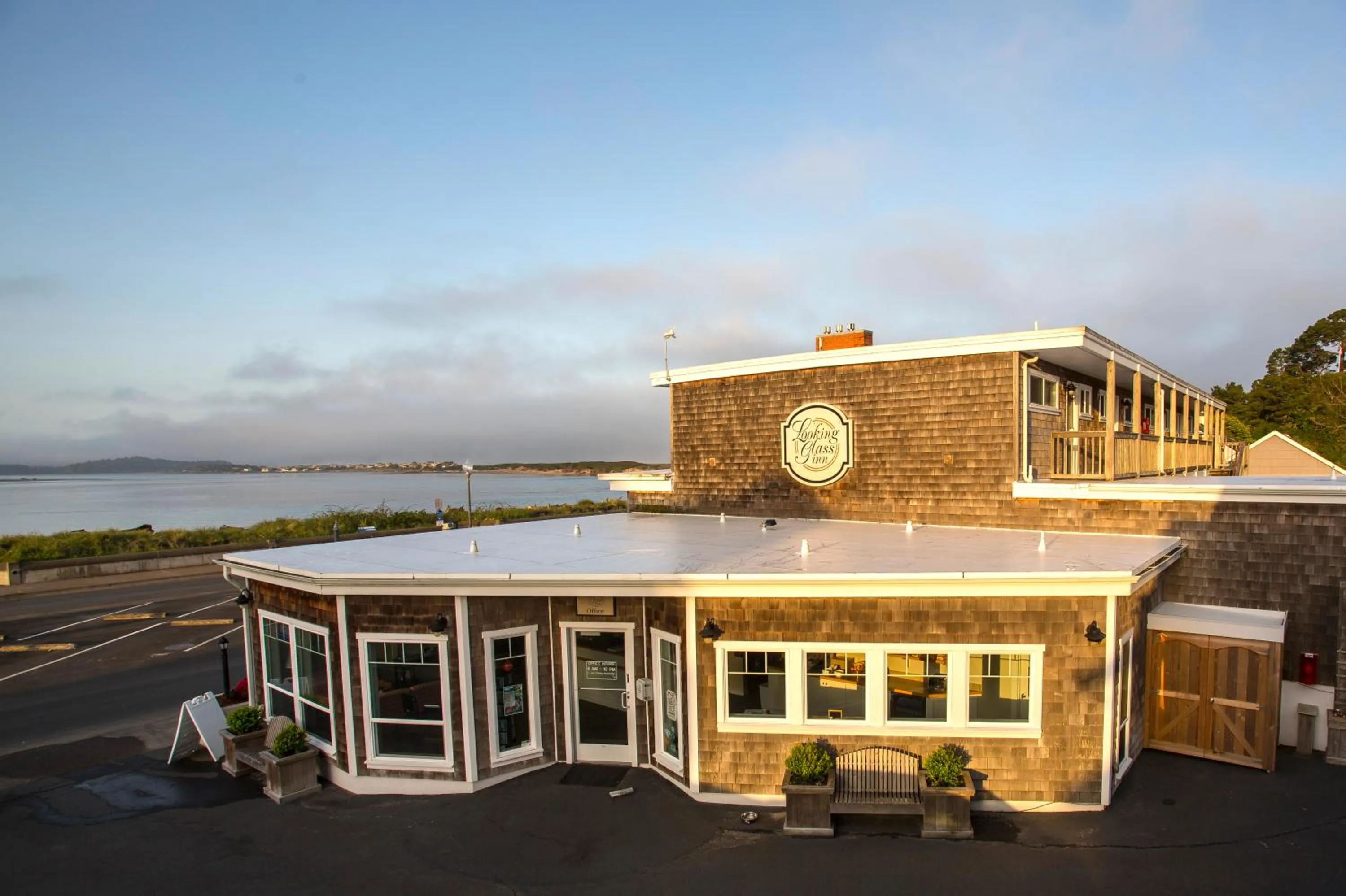 Property building in Looking Glass Inn