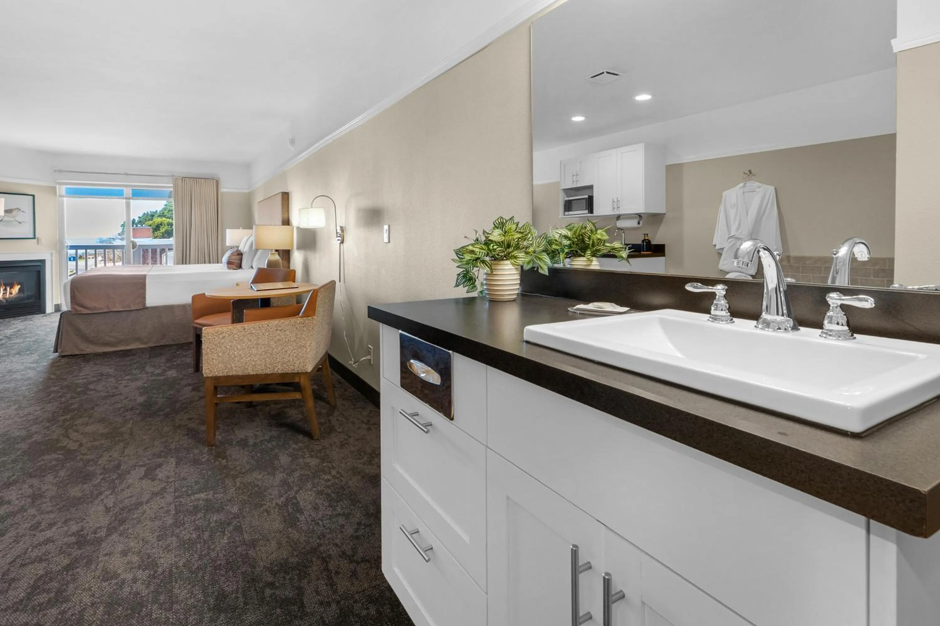 Bathroom in Looking Glass Inn