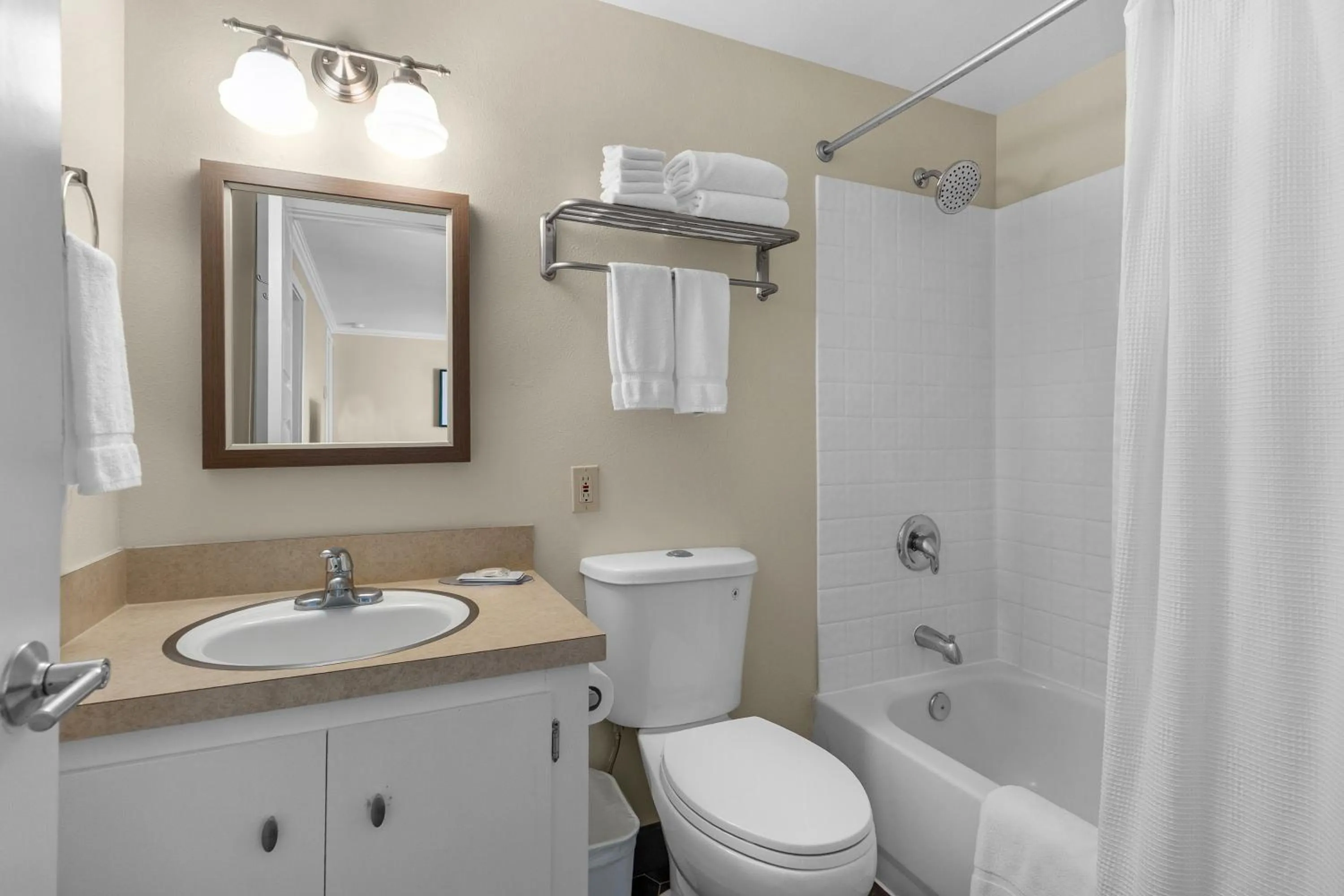 Bathroom in Looking Glass Inn