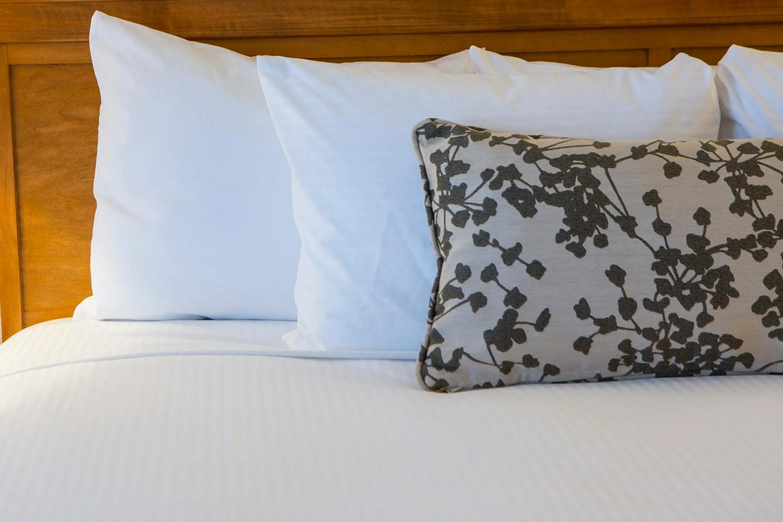 Bed in Looking Glass Inn