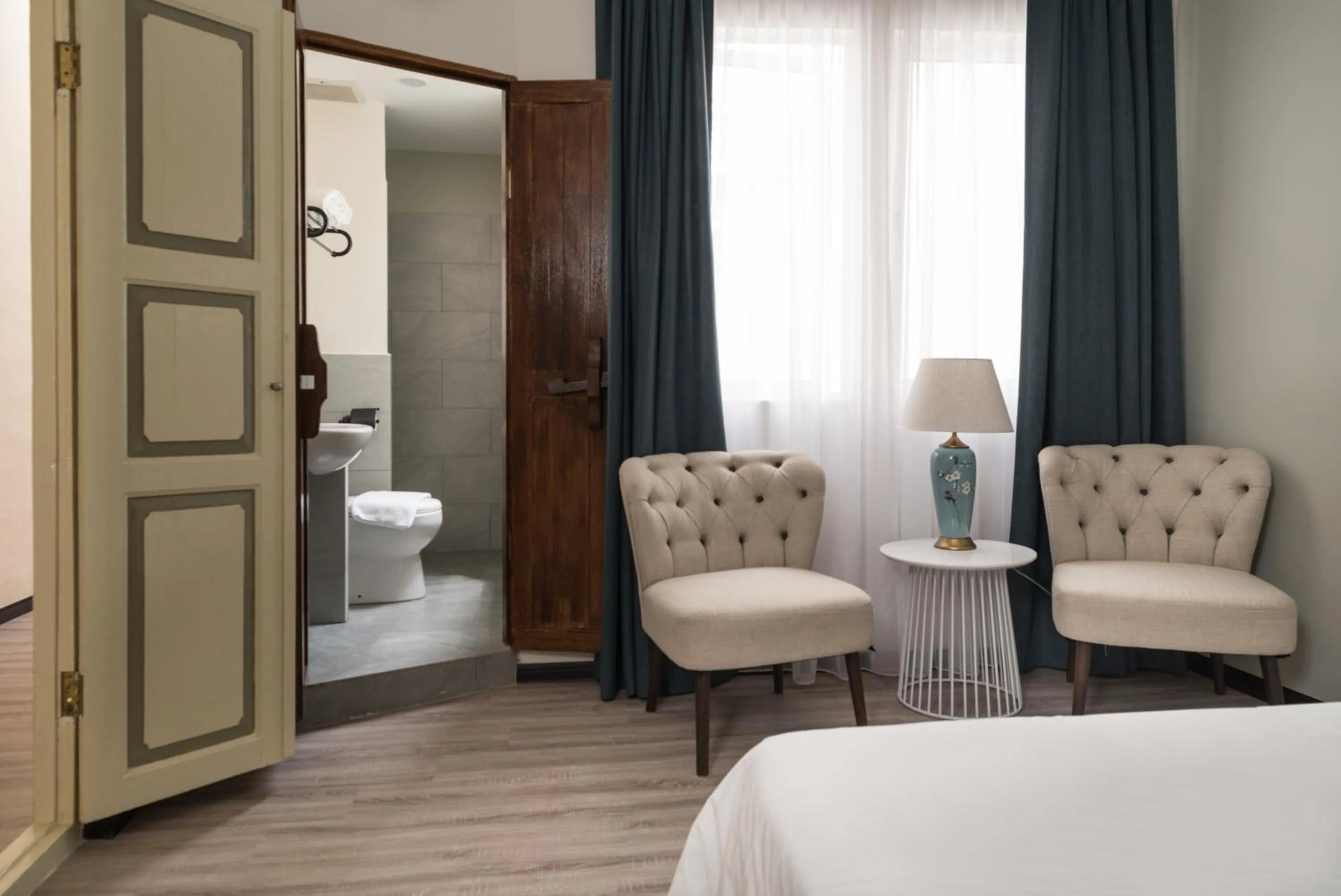 Bathroom in Carnarvon House