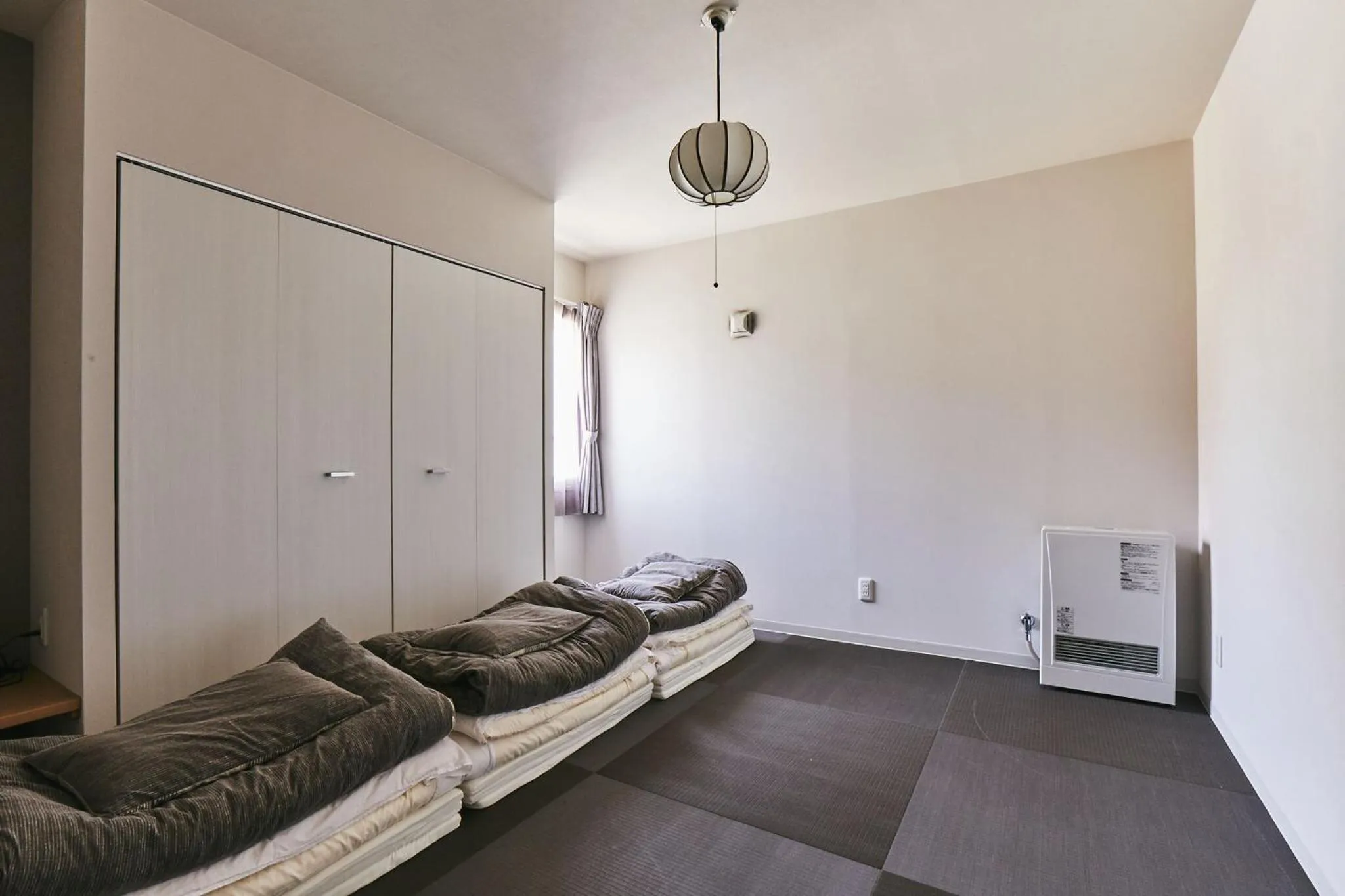 Bedroom in PINN-S4E5