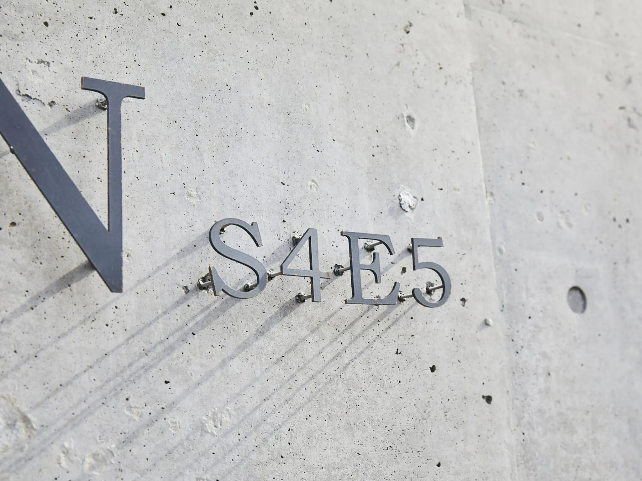 Property logo or sign in PINN-S4E5