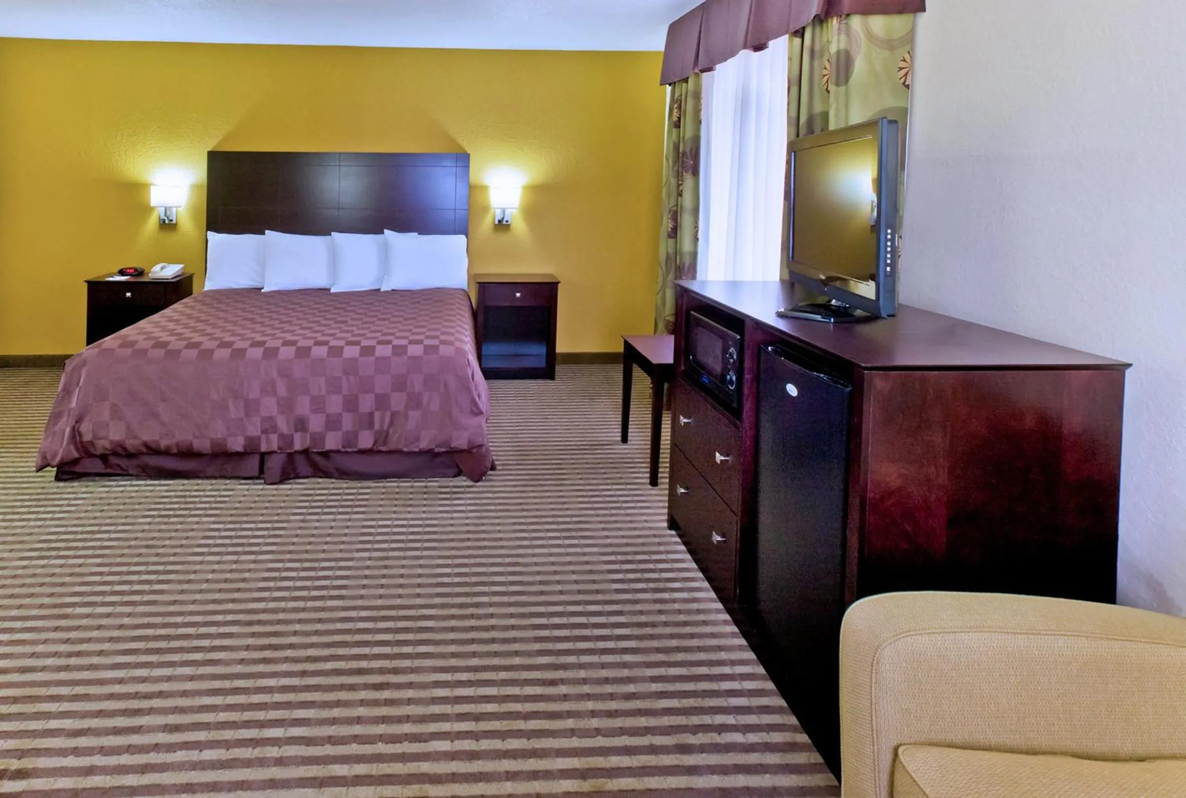 Bed in AmericInn by Wyndham Council Bluffs