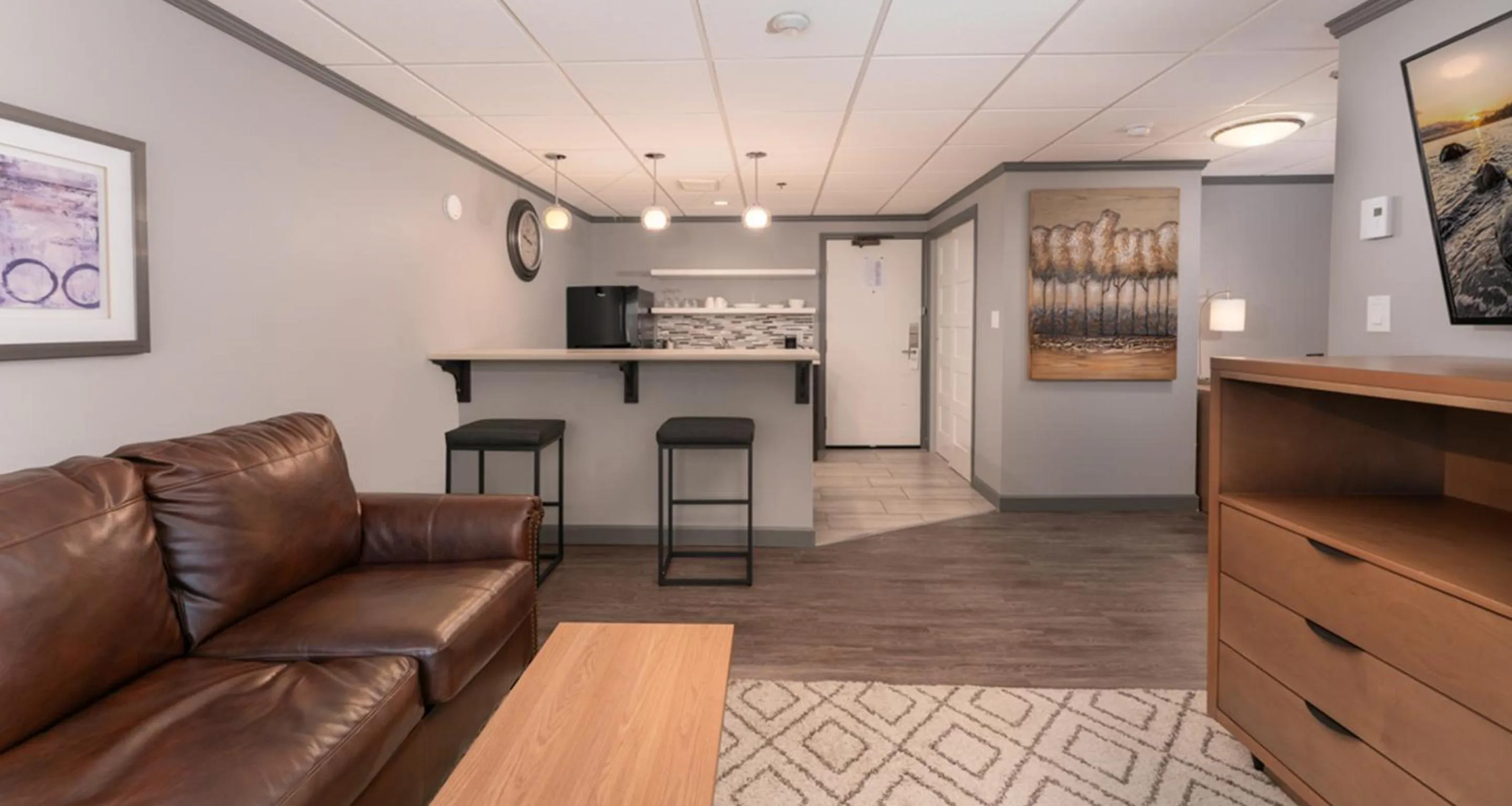 Kitchen or kitchenette in Prestige Oceanview Hotel Prince Rupert