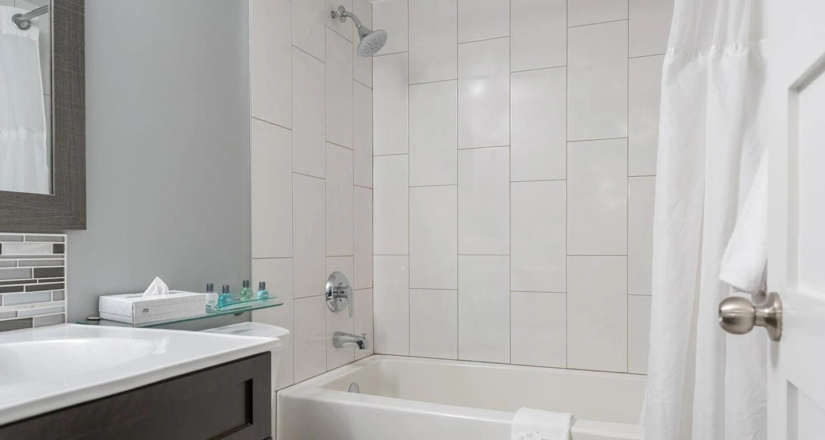 Shower in Prestige Oceanview Hotel Prince Rupert