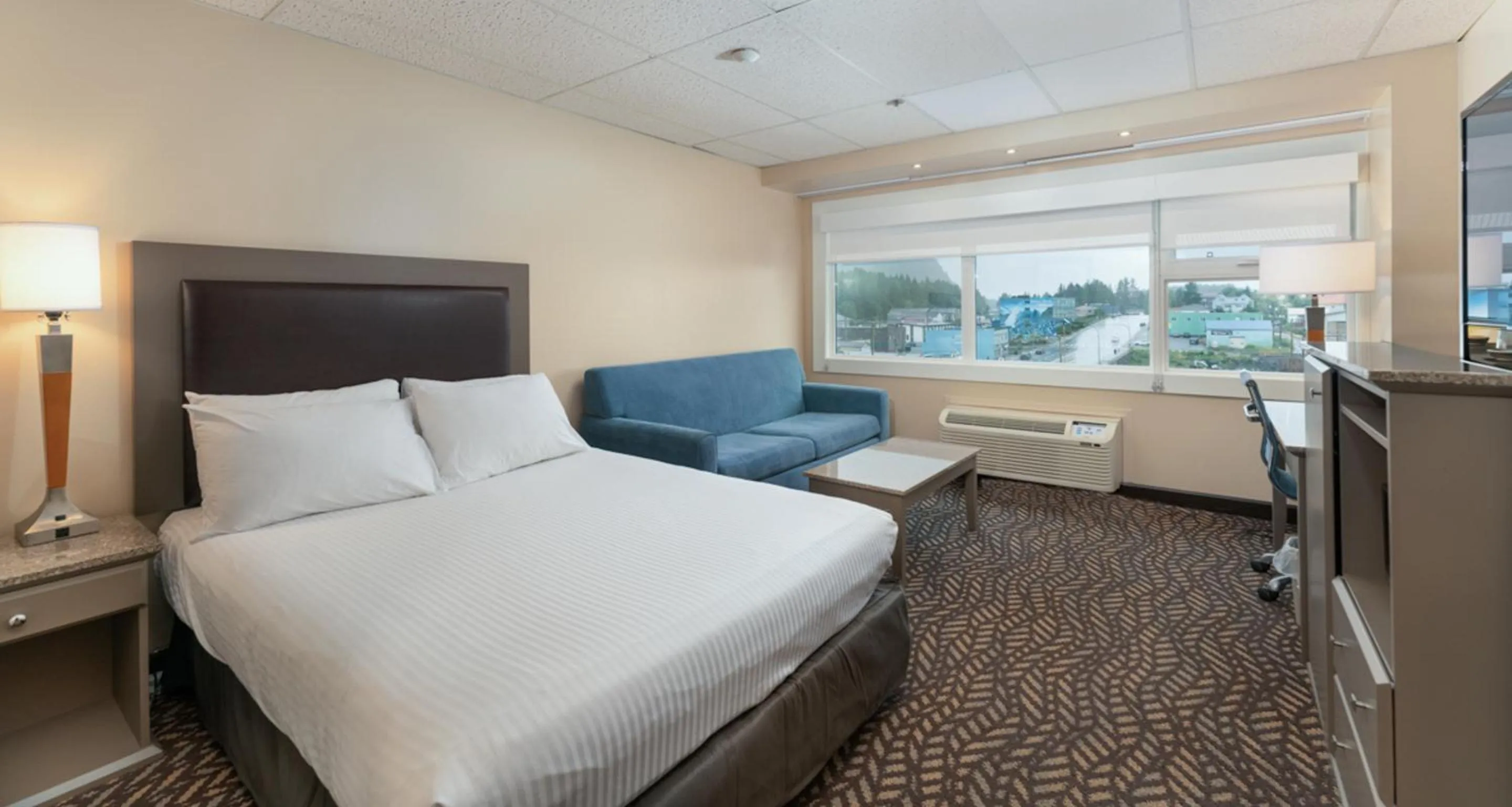 Bedroom, Bed in Prestige Oceanview Hotel Prince Rupert