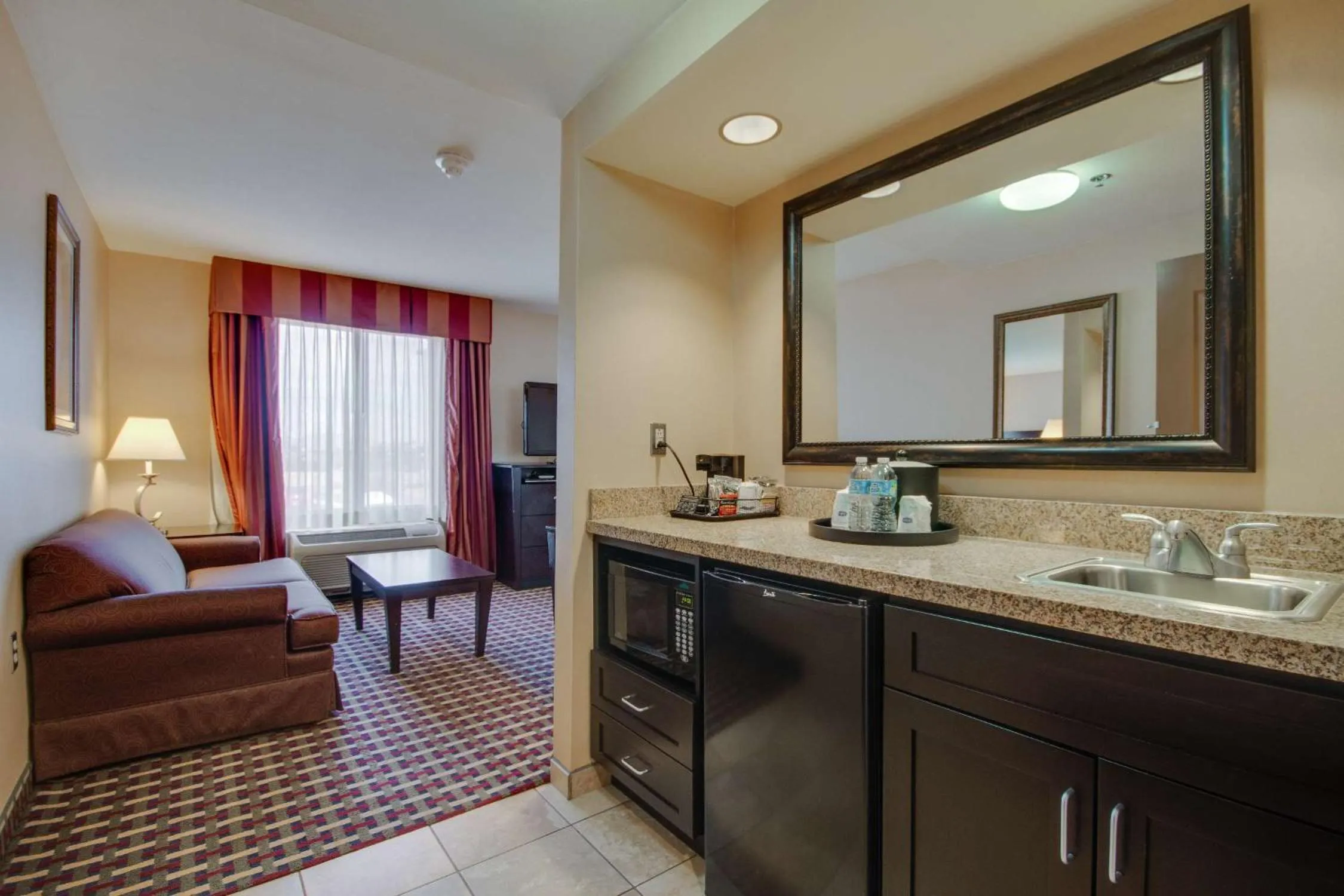 Kitchen or kitchenette in Hampton Inn & Suites Las Cruces I-25