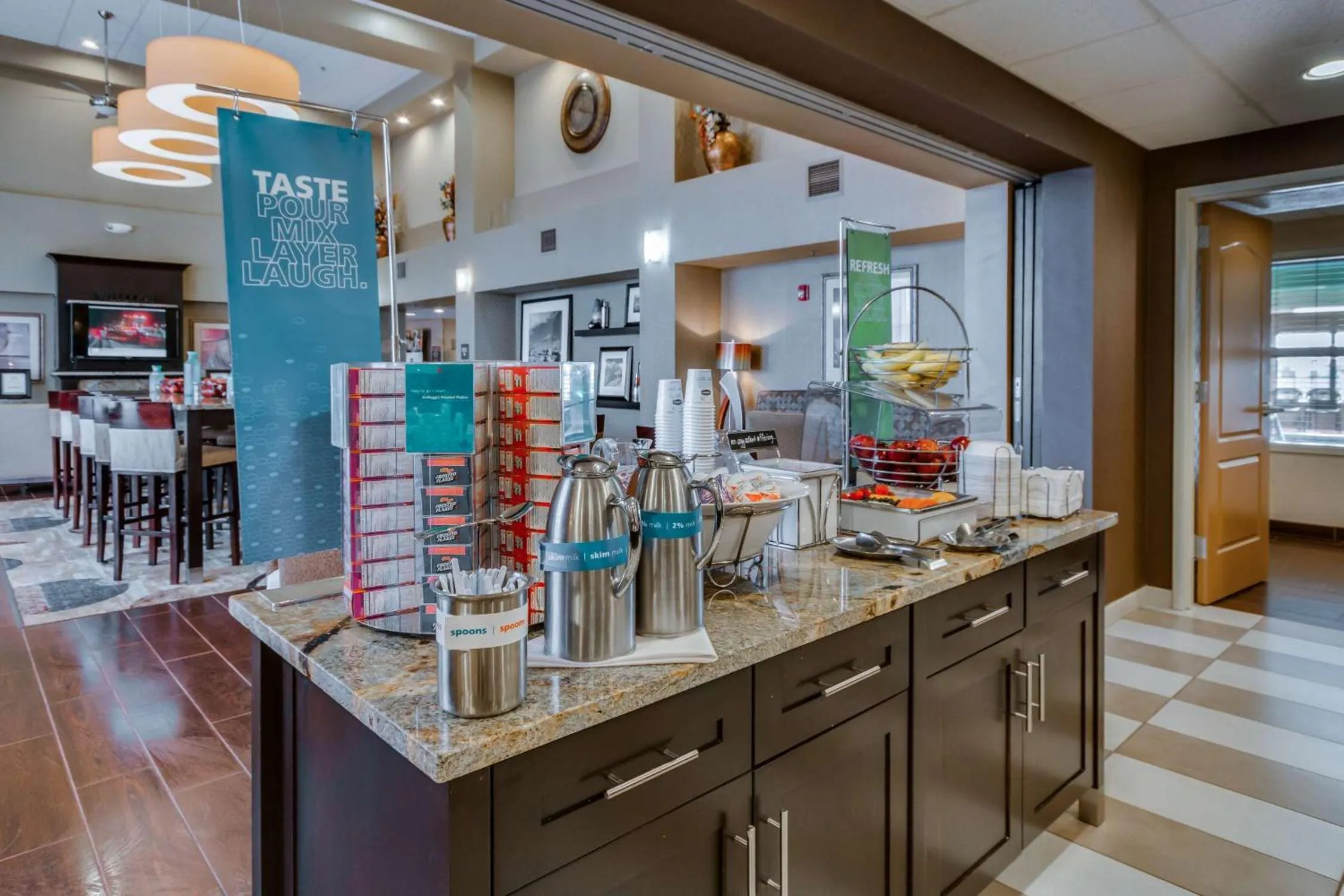 Dining area in Hampton Inn & Suites Las Cruces I-25