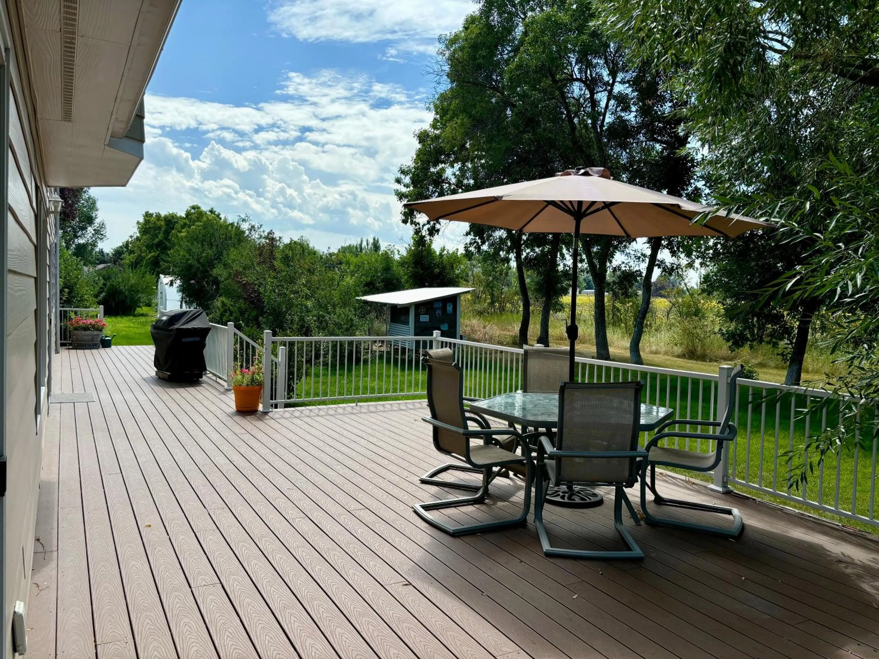 BBQ facilities in Fox Hollow Inn
