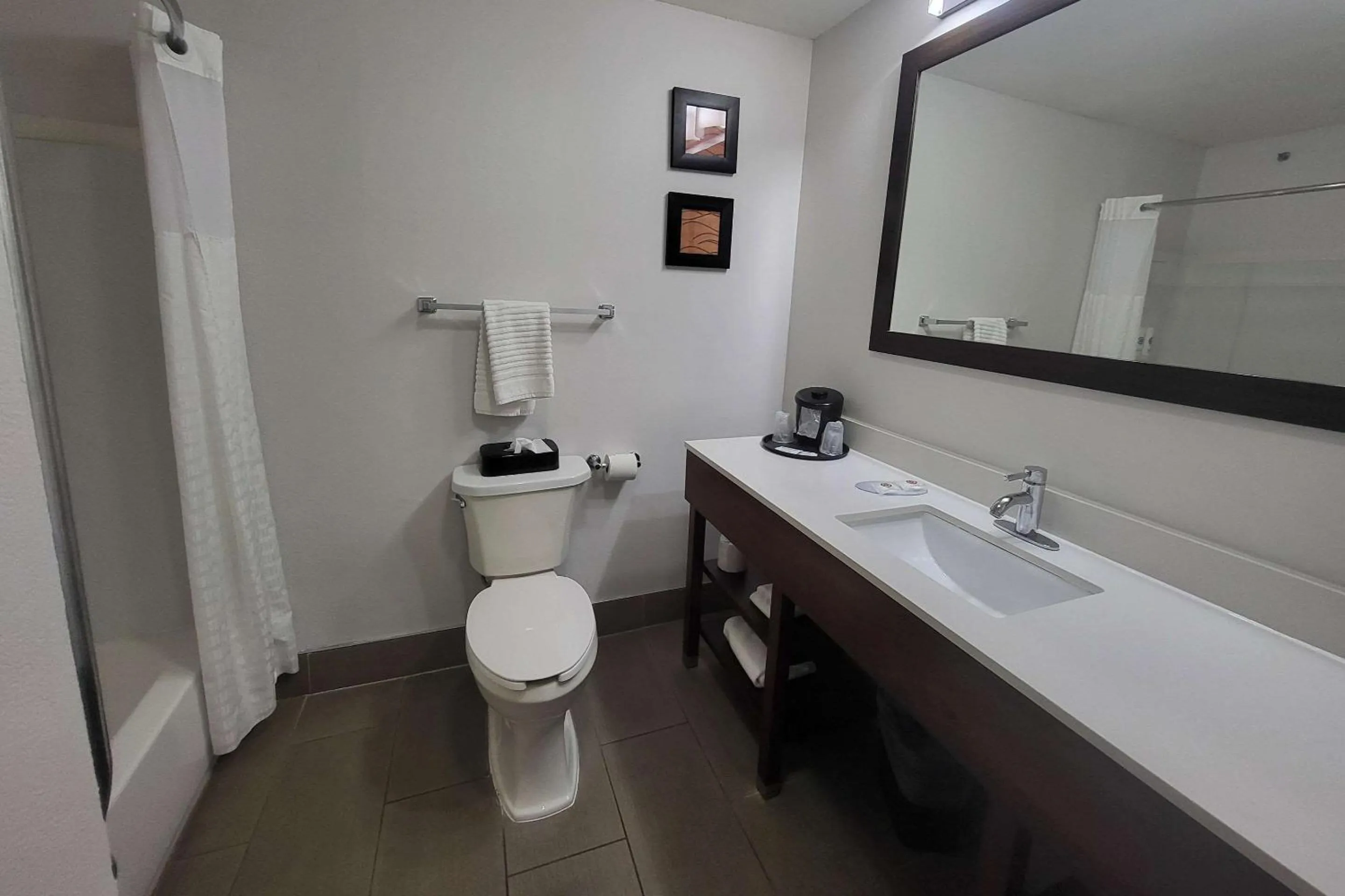 Bedroom in Comfort Inn Somerset - Lake Cumberland