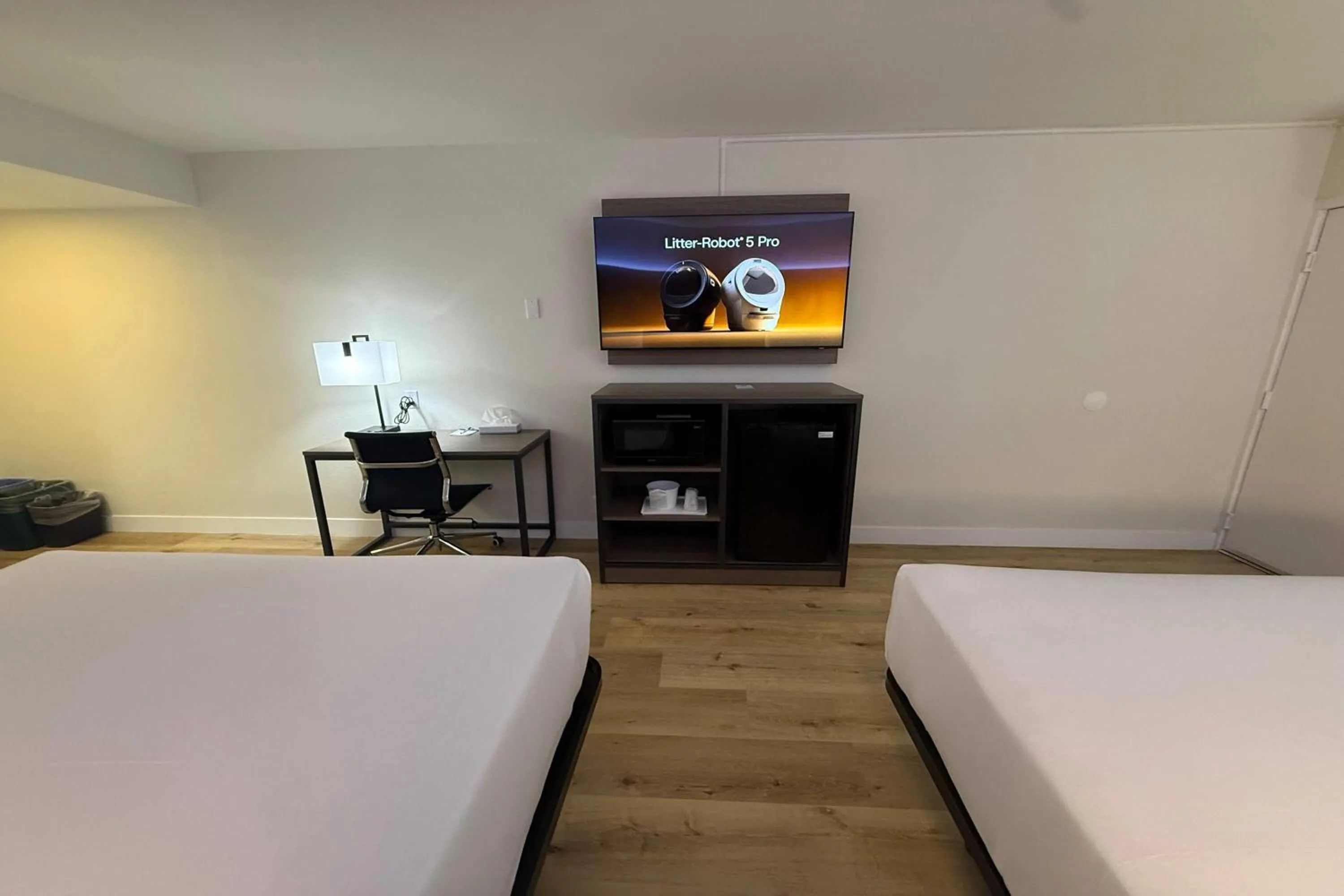 Photo of the whole room, Bed in Travelodge by Wyndham Imperial - El Centro