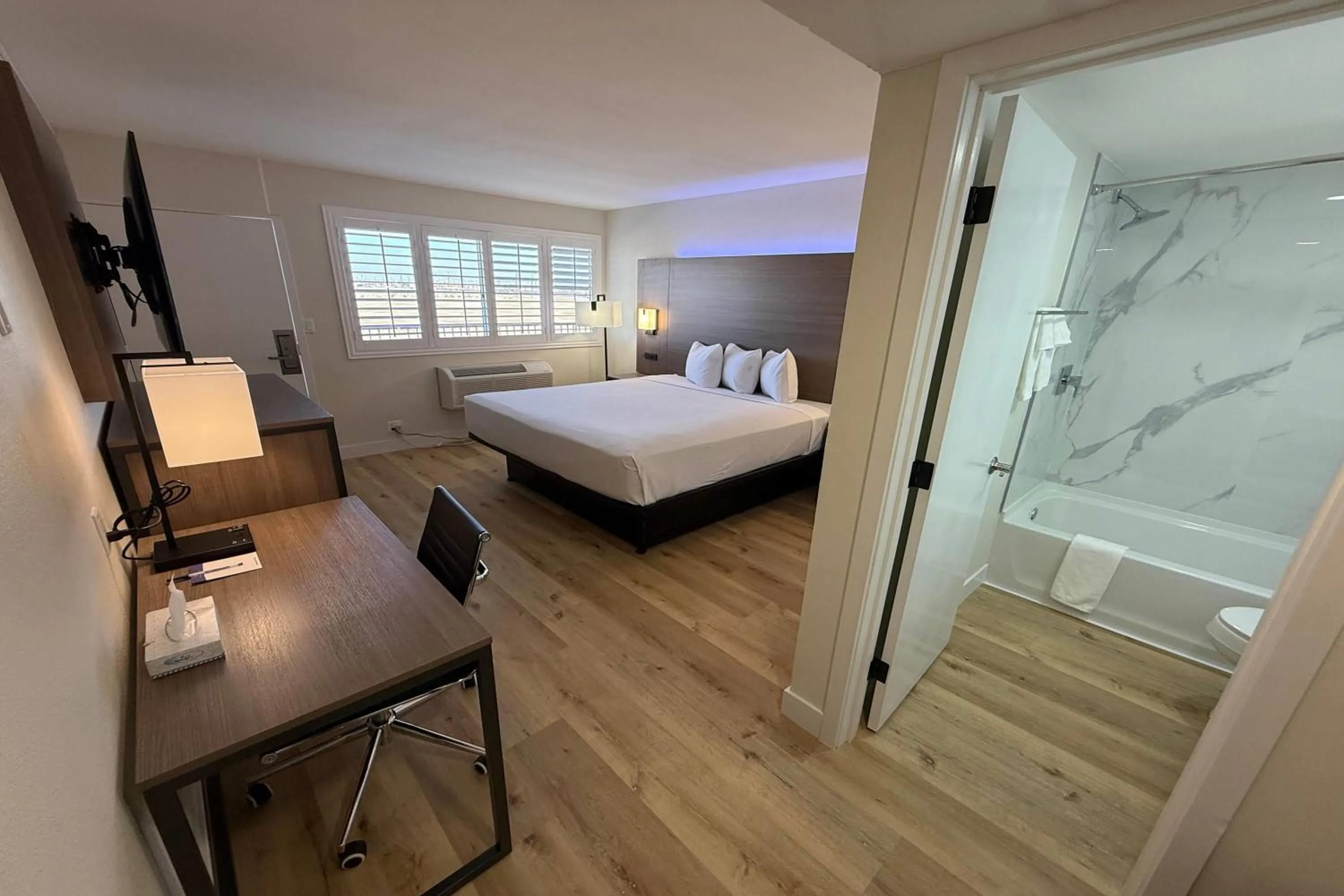 Photo of the whole room, Bed in Travelodge by Wyndham Imperial - El Centro