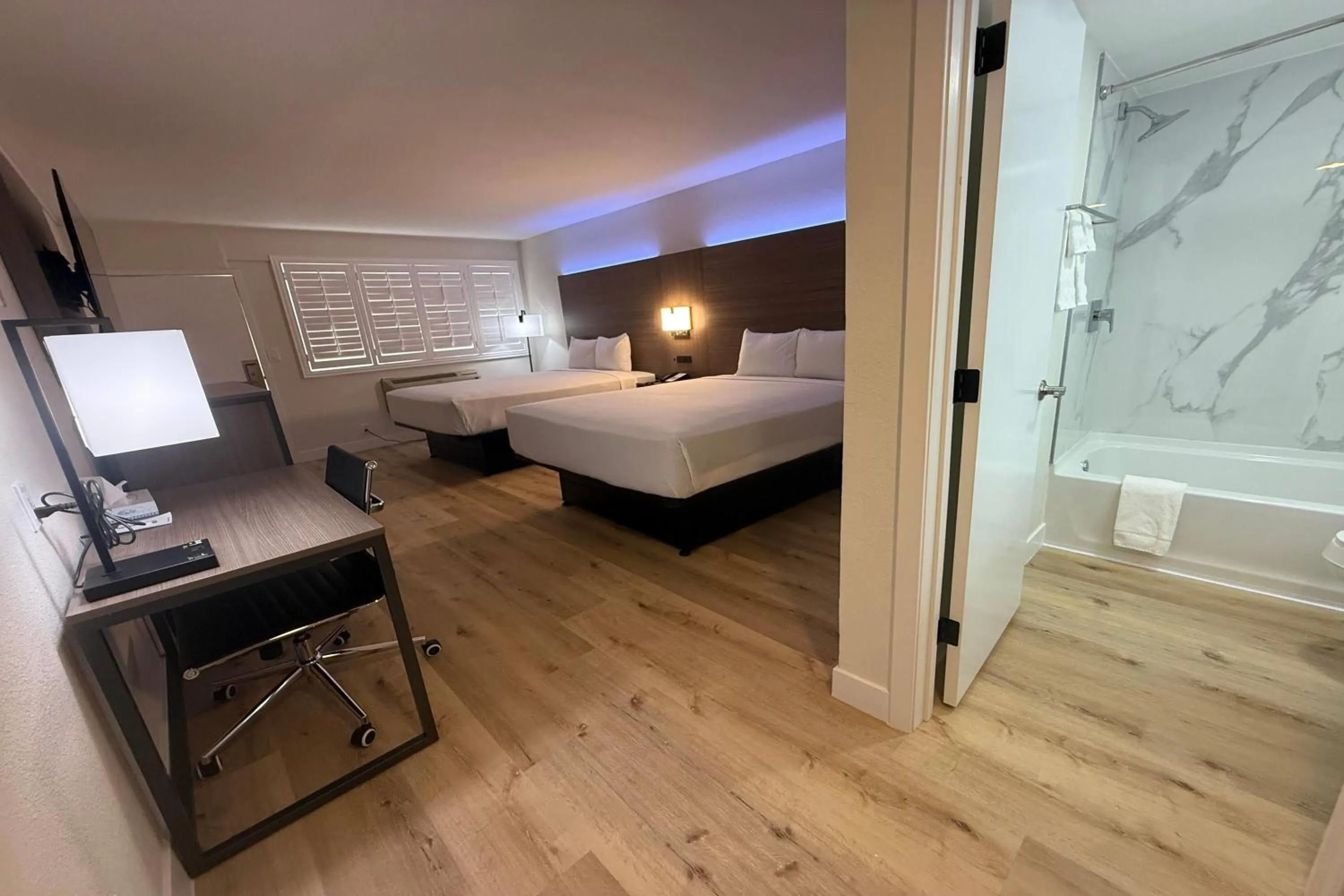 Photo of the whole room, Bed in Travelodge by Wyndham Imperial - El Centro