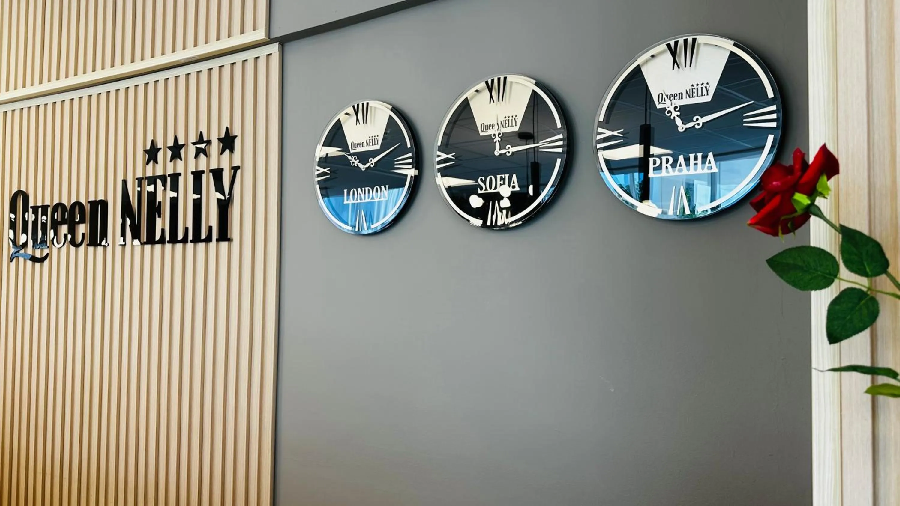 Lobby or reception in Queen Nelly