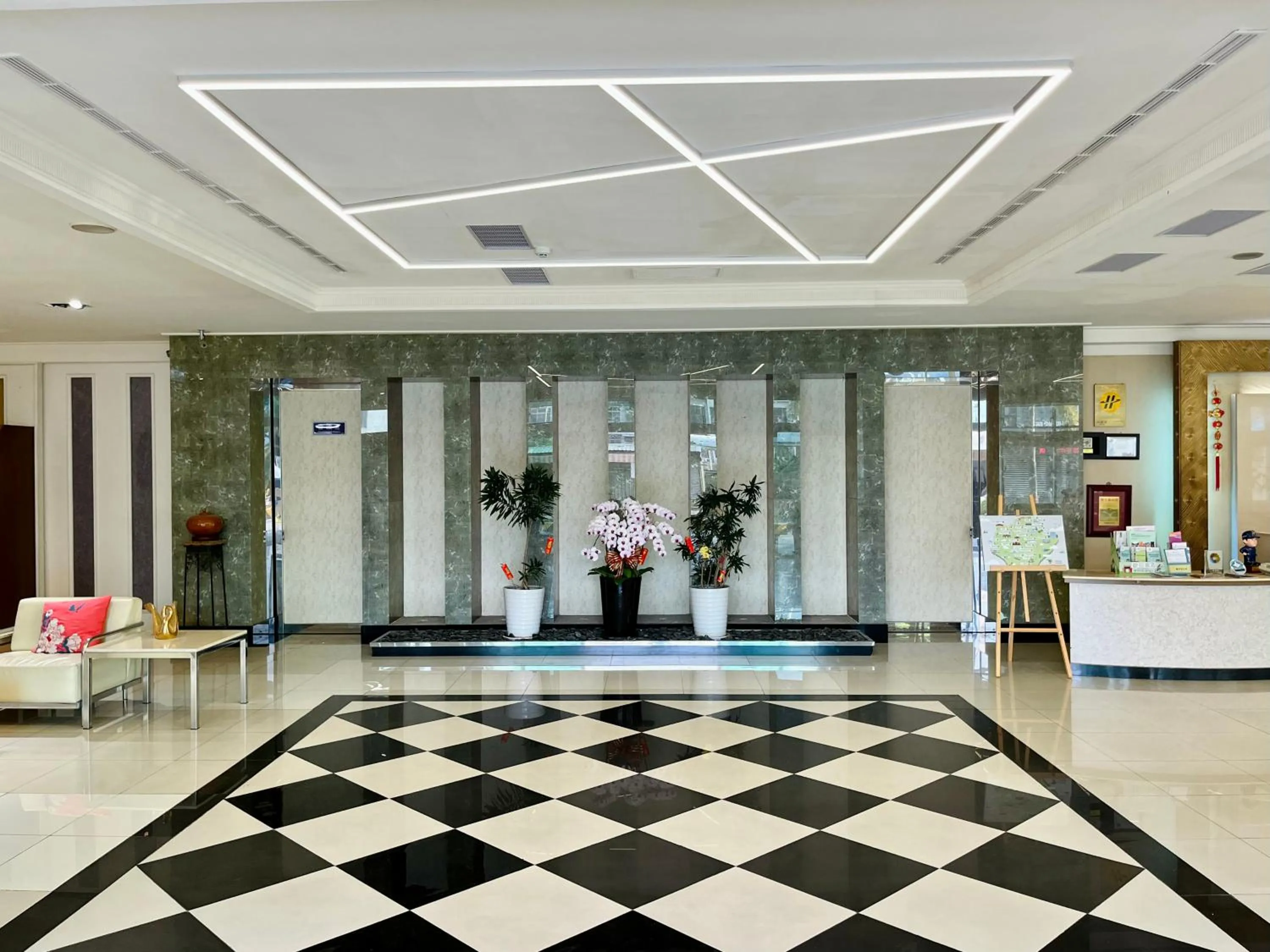 Lobby or reception in Sendale Tainan Science Park Hotel