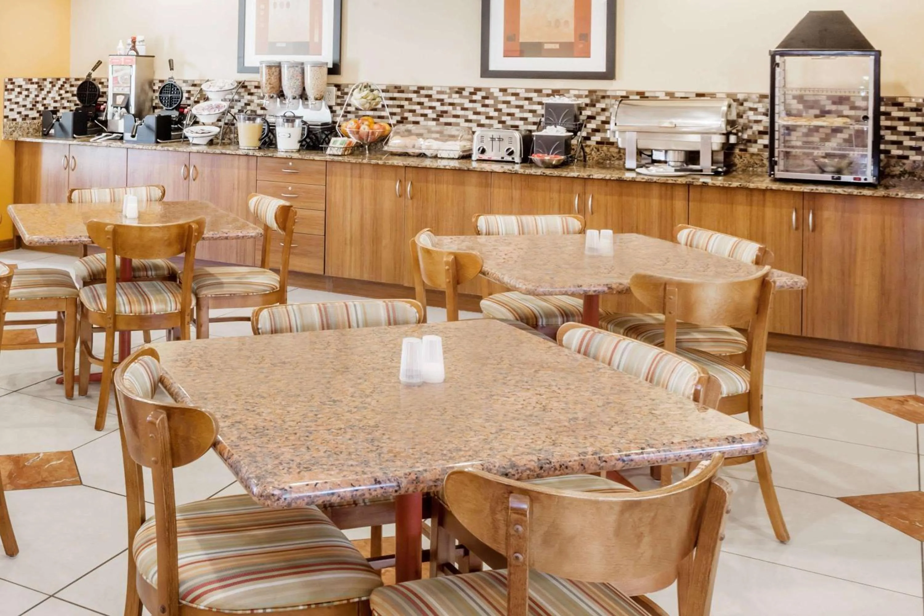 Restaurant/places to eat in Microtel by Wyndham South Bend Notre Dame University