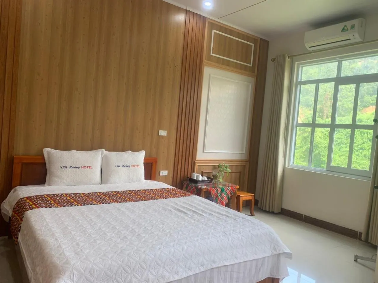 Bedroom in Viet Hoang Hotel Bao Lac