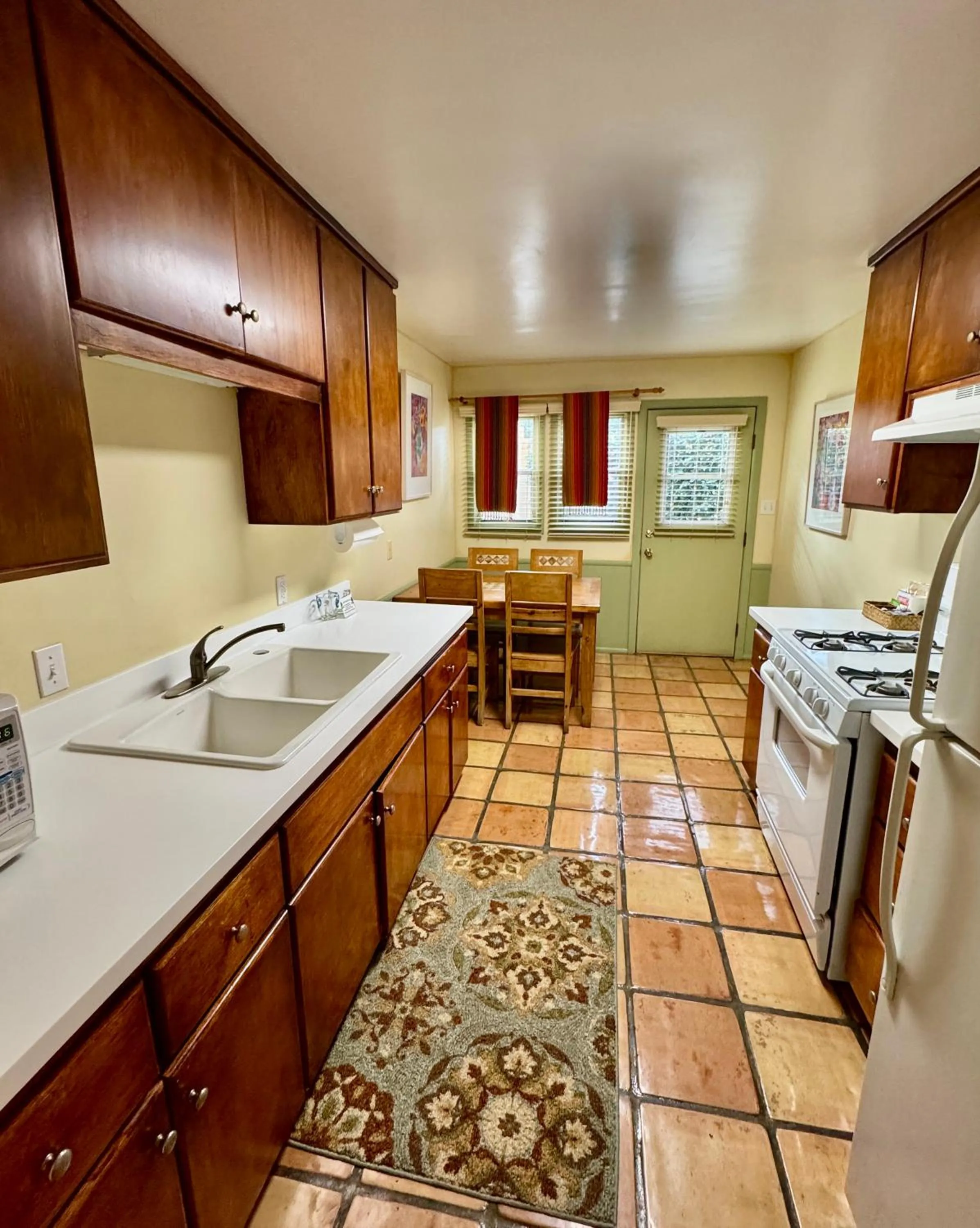 kitchen in Blue Iguana Inn